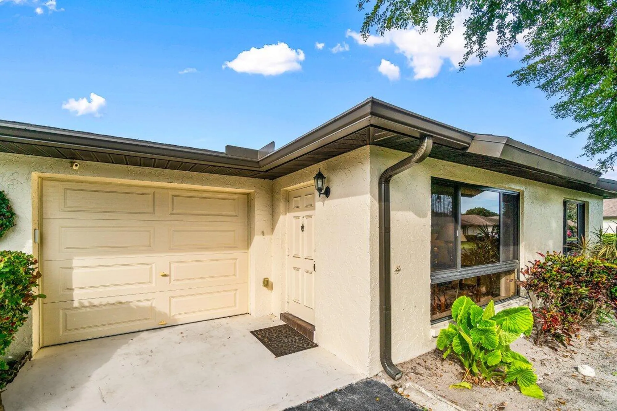 Property Slideshow image 27 of 35 | 4888 equestrian cir b, Boynton Beach, FL, 33436