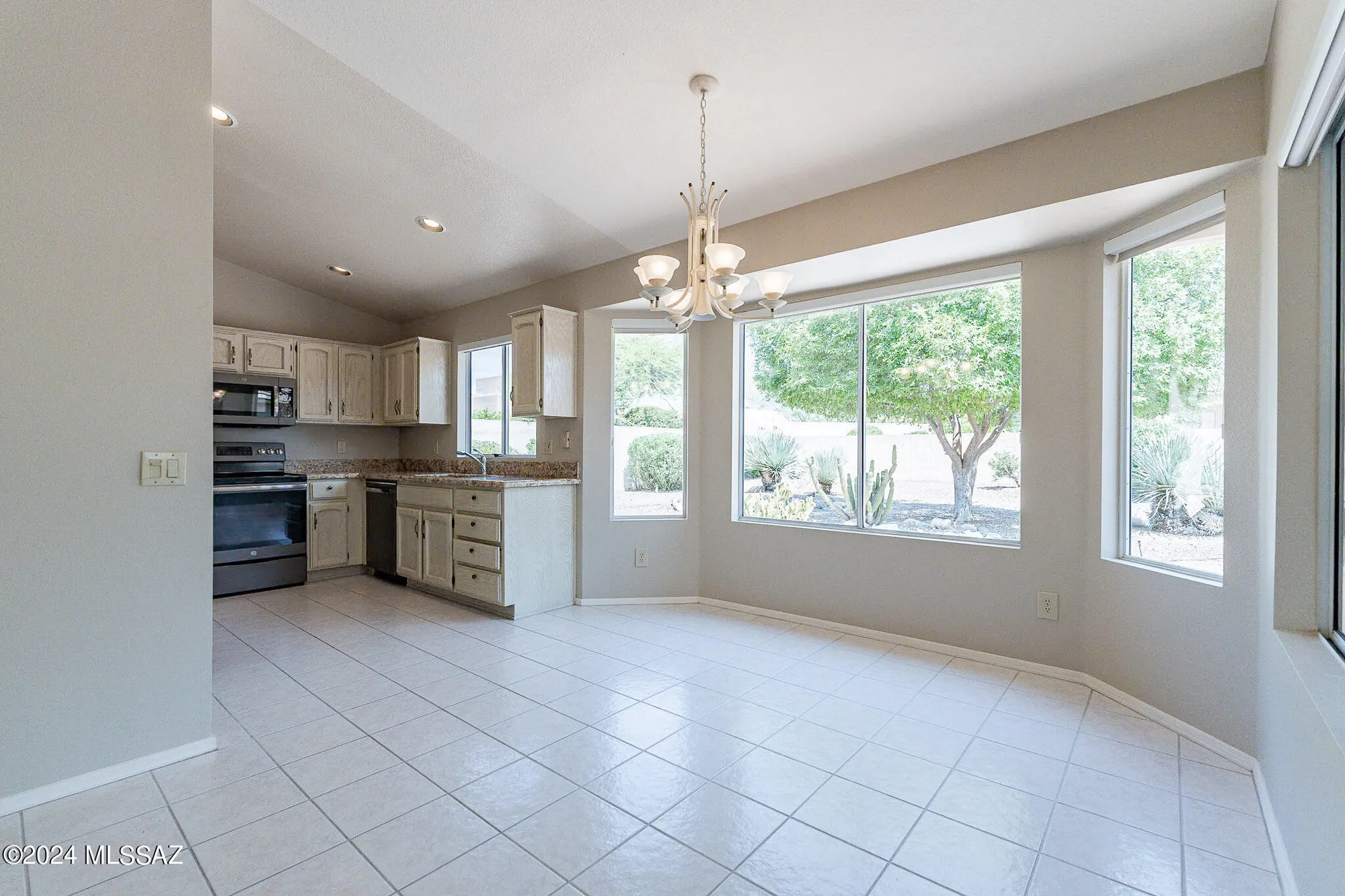 Property Slideshow image 7 of 50 | 63812 e high point ln, Saddlebrooke, AZ, 85739