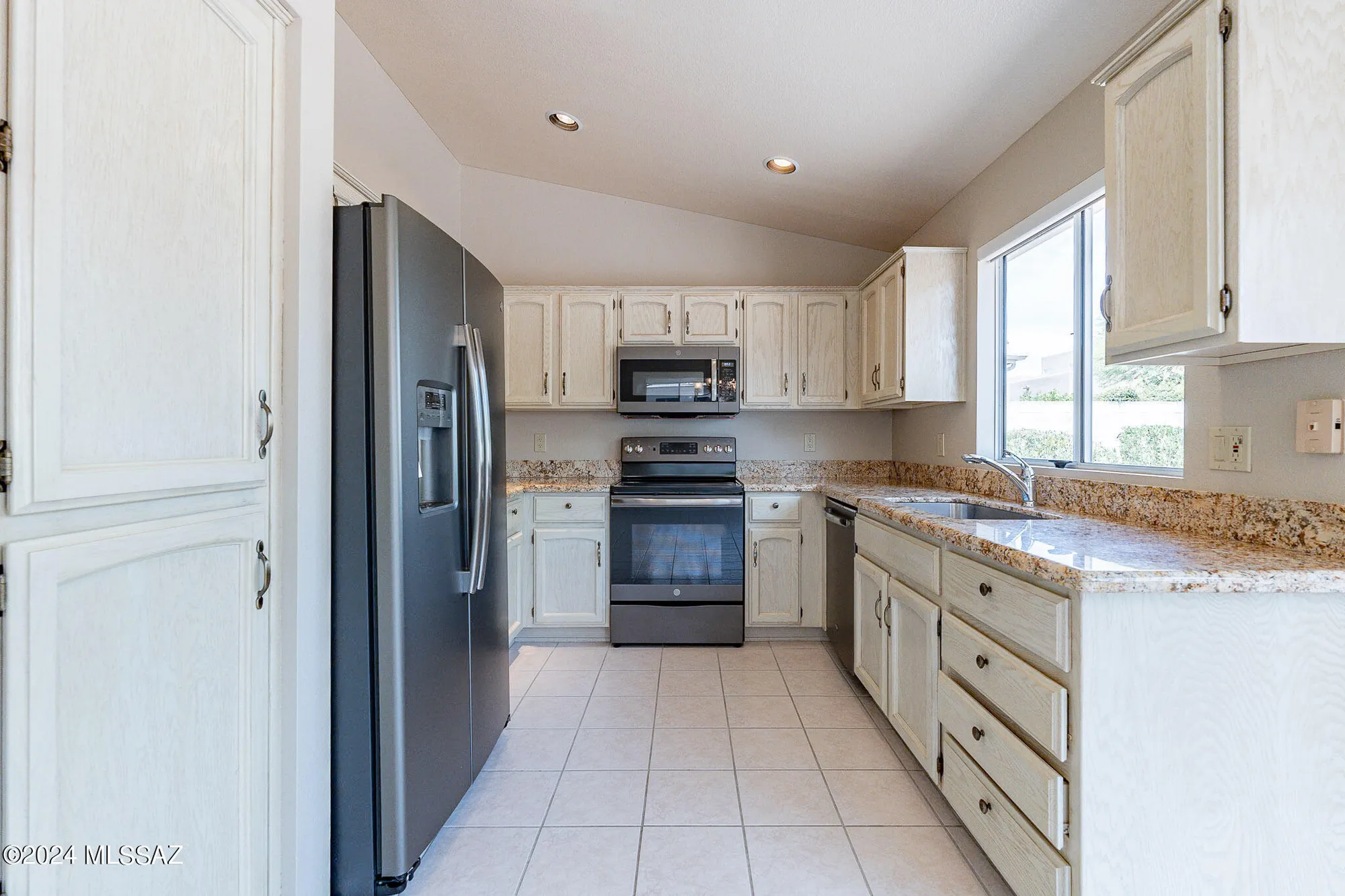 Property Slideshow image 17 of 50 | 63812 e high point ln, Saddlebrooke, AZ, 85739
