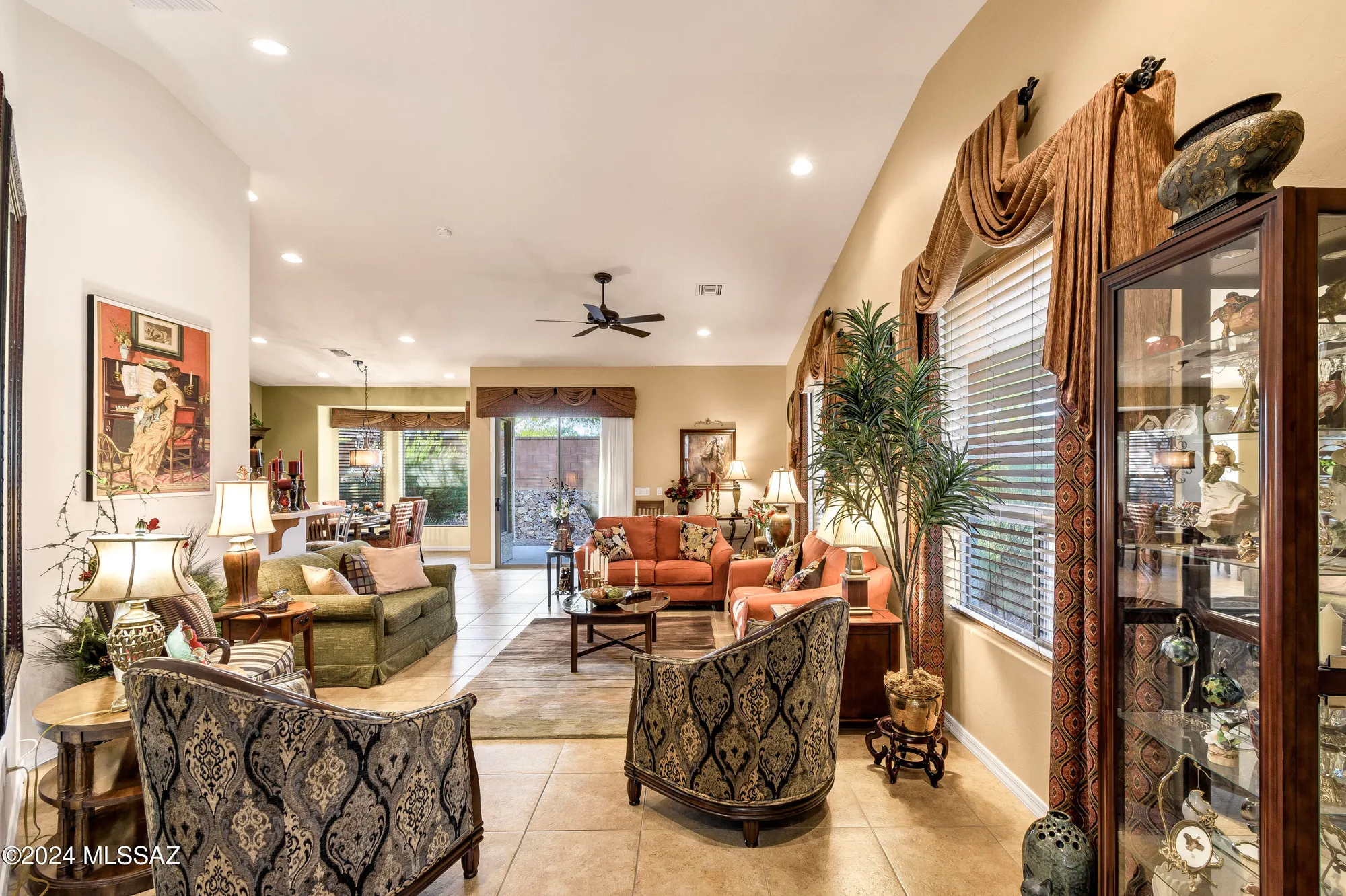 Property Slideshow image 10 of 45 | 716 w shadow wood st, Green Valley, AZ, 85614