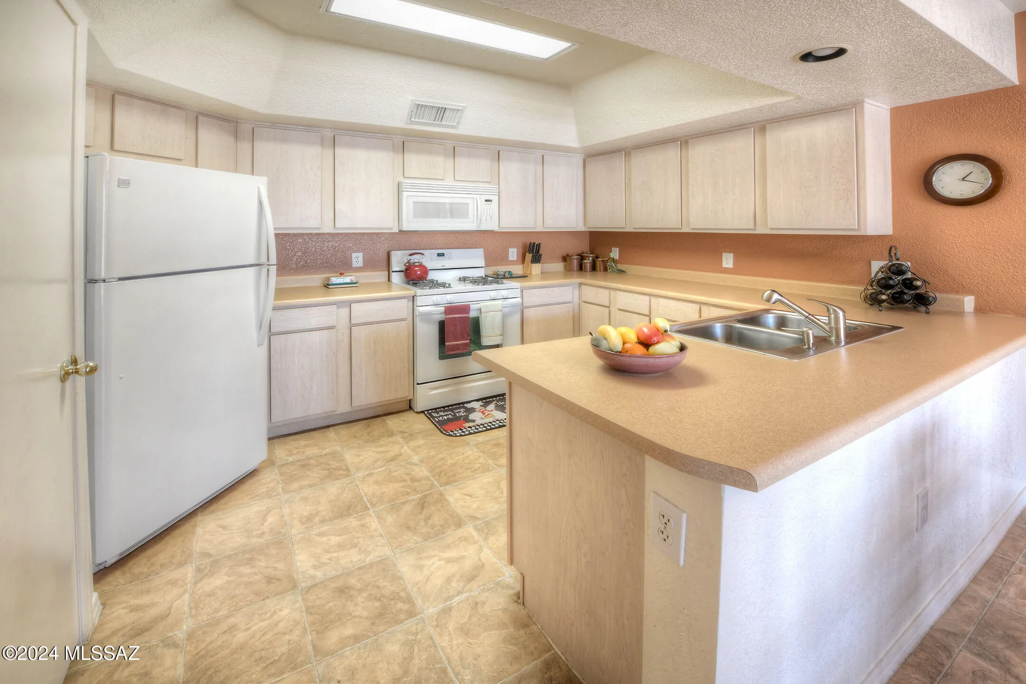 Property Slideshow image 6 of 15 | 1598 n paseo la tinaja, Green Valley, AZ, 85614