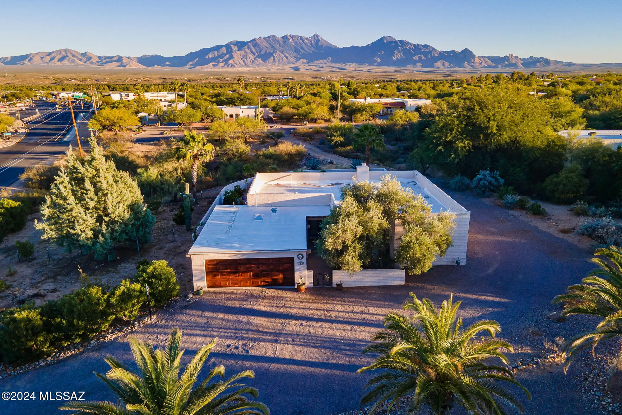 Property Slideshow image 1 of 34 | 511 w continental rd, Green Valley, AZ, 85622