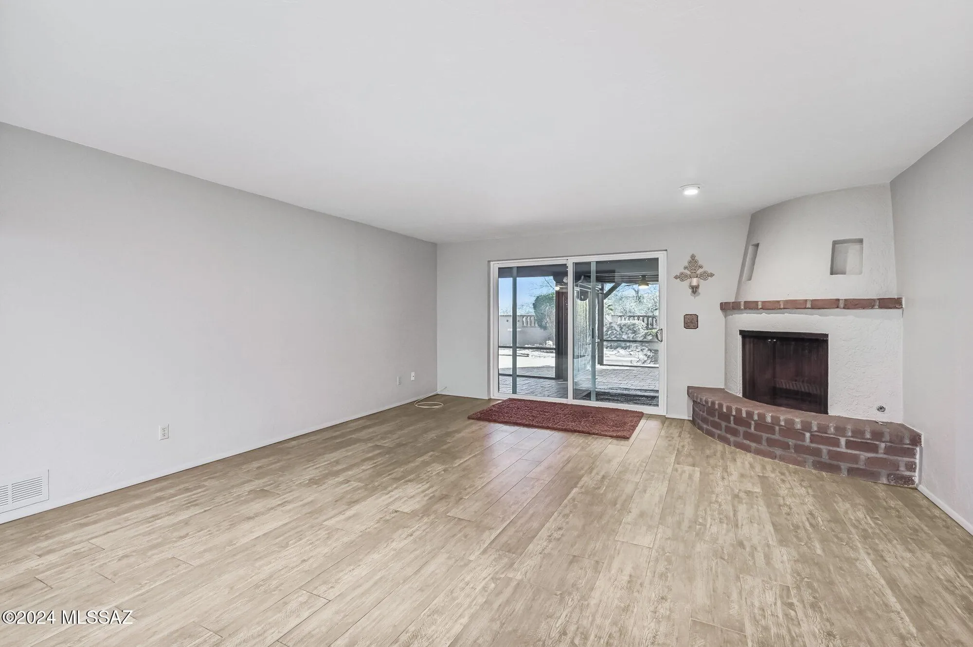 Property Slideshow image 4 of 22 | 611 s los opalos, Green Valley, AZ, 85614