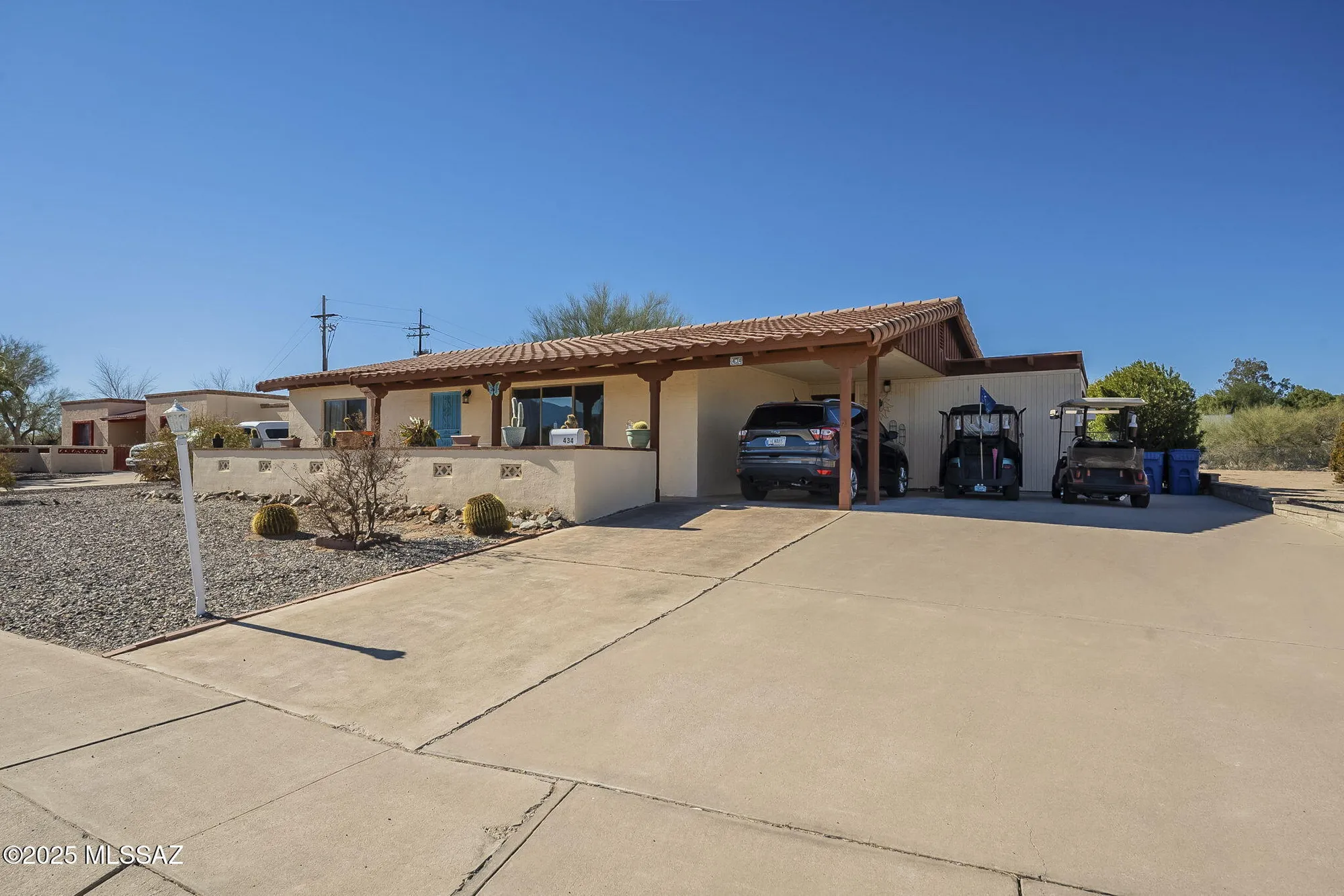 Property Slideshow image 2 of 49 | 434 s abrego dr, Green Valley, AZ, 85614