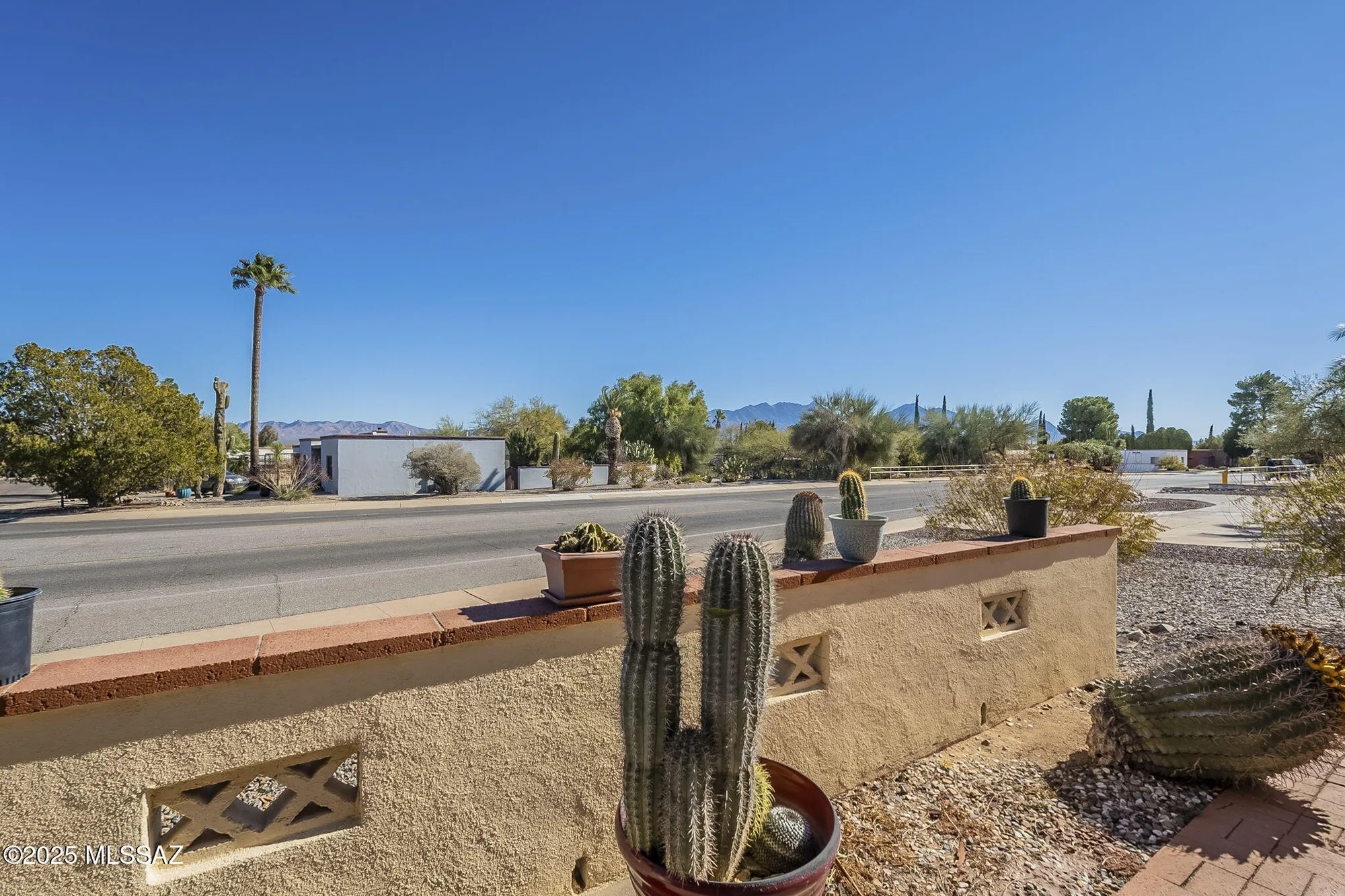 Property Slideshow image 6 of 49 | 434 s abrego dr, Green Valley, AZ, 85614