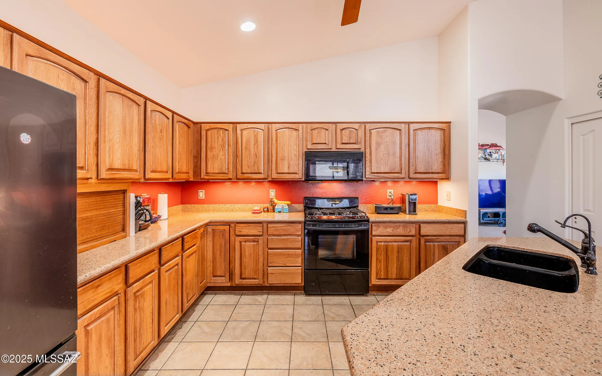 Property Slideshow image 3 of 36 | 1724 n oak hill ln, Green Valley, AZ, 85614