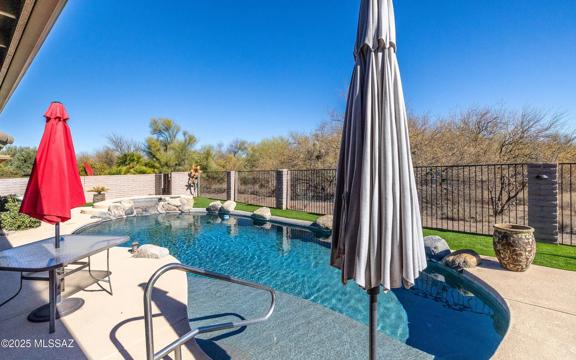 Property Slideshow image 29 of 36 | 1724 n oak hill ln, Green Valley, AZ, 85614