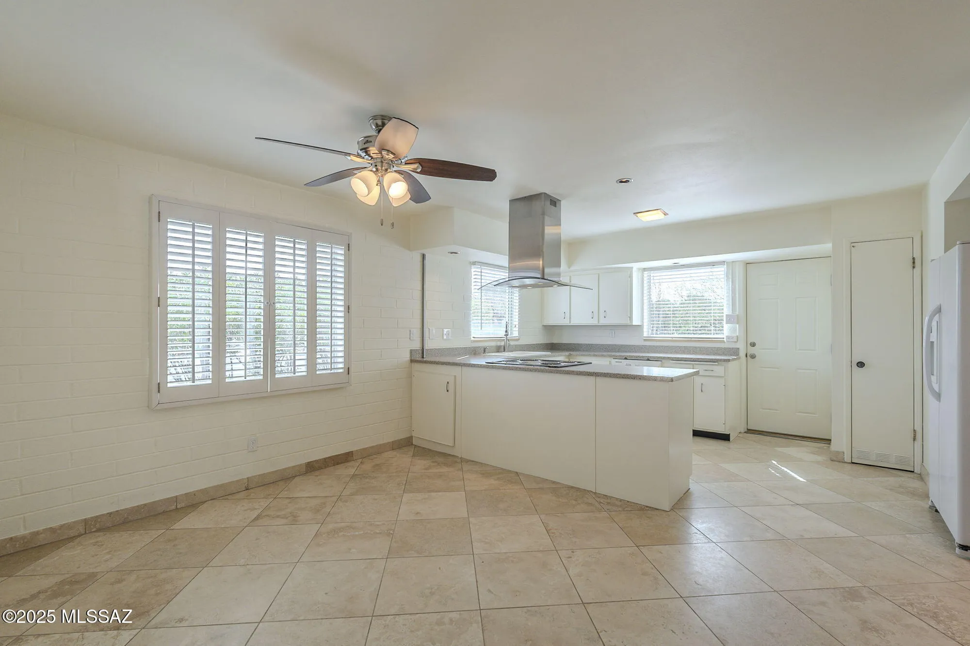 Property Slideshow image 6 of 47 | 568 w paseo solana, Green Valley, AZ, 85614