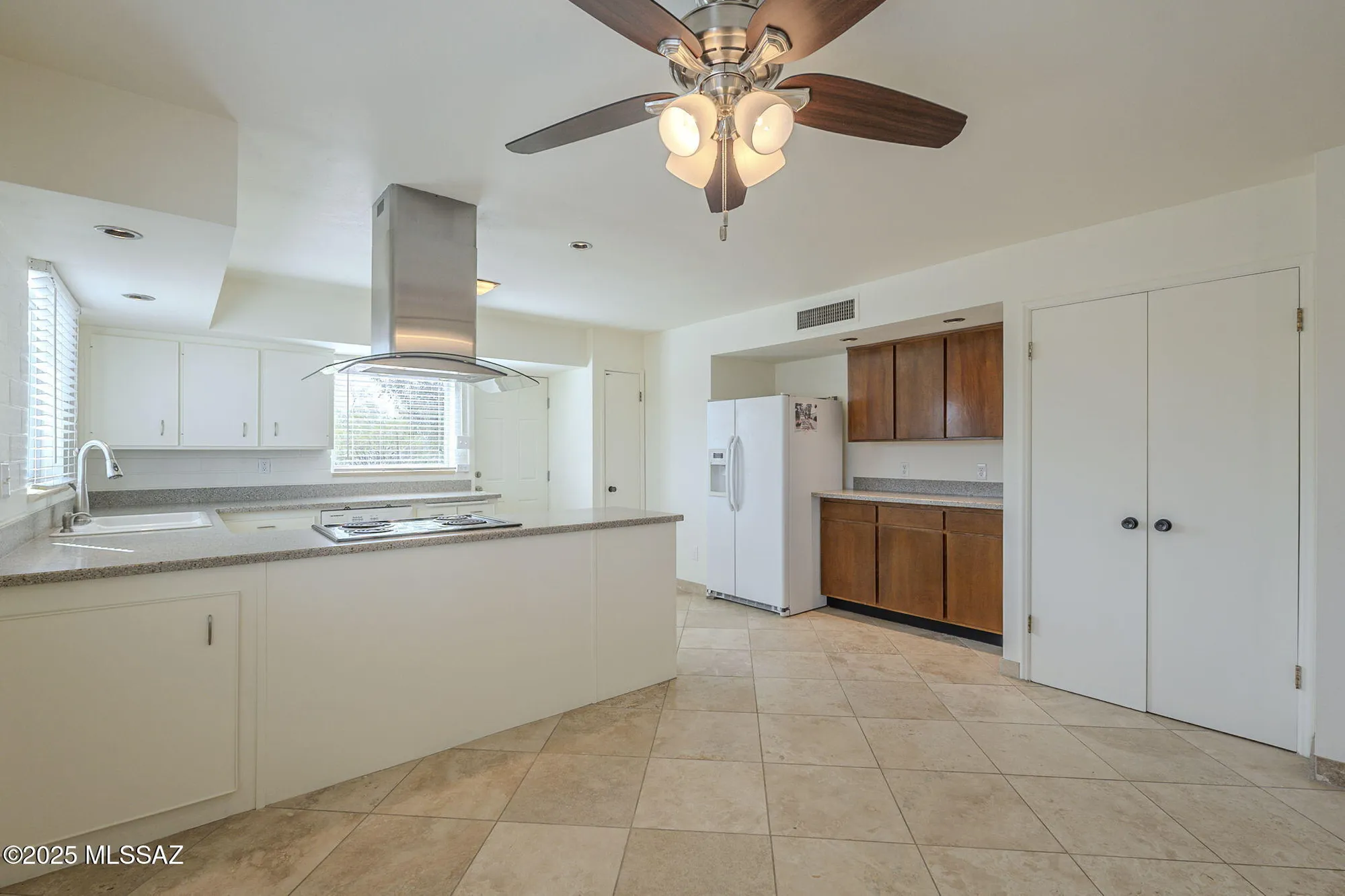 Property Slideshow image 7 of 47 | 568 w paseo solana, Green Valley, AZ, 85614
