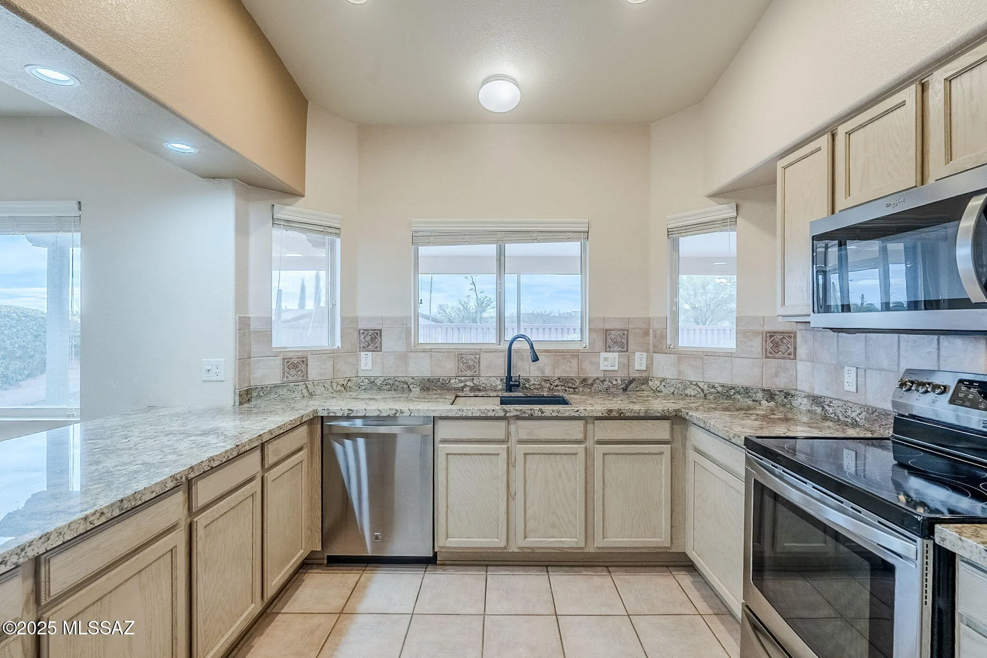 Property Slideshow image 17 of 50 | 4884 s desert sunset dr, Green Valley, AZ, 85622