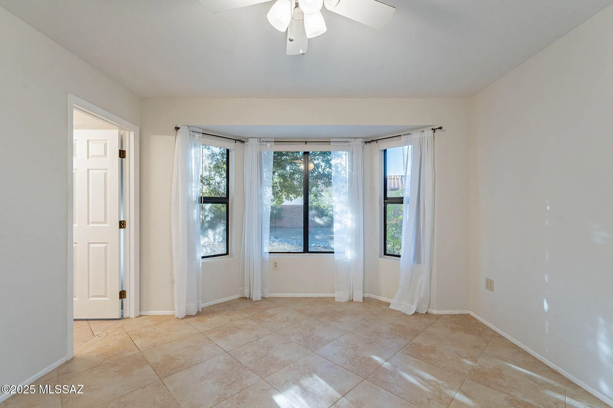 Property Slideshow image 12 of 27 | 14385 n coyote canyon ln, Oro Valley, AZ, 85755