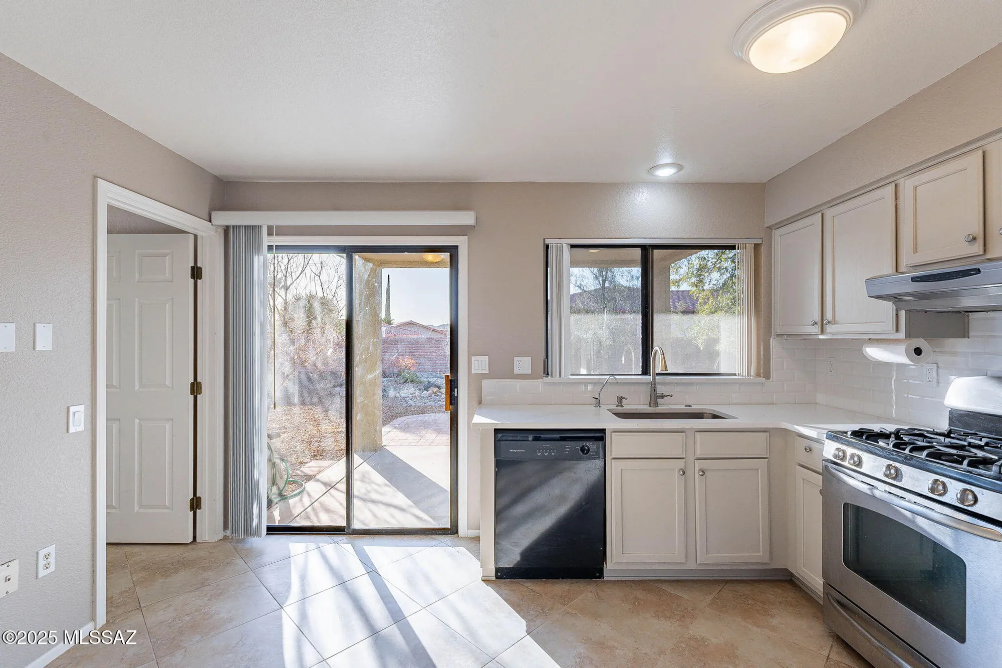 Property Slideshow image 7 of 27 | 14385 n coyote canyon ln, Oro Valley, AZ, 85755