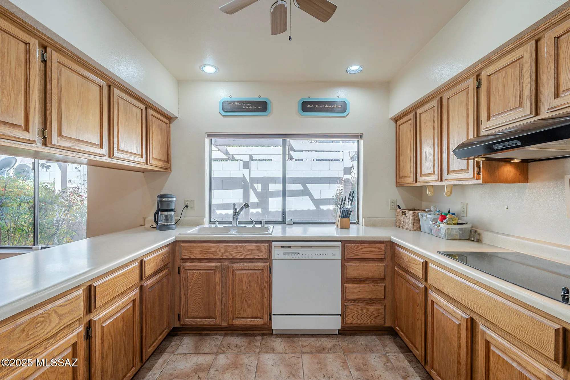 Property Slideshow image 14 of 50 | 38255 s samaniego dr, Tucson, AZ, 85739