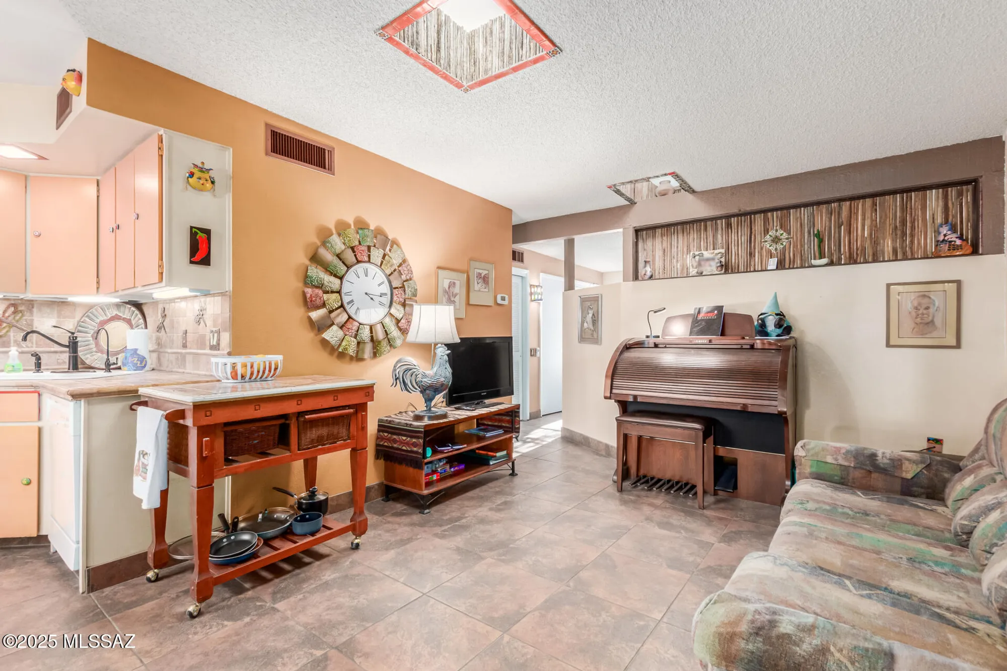 Property Slideshow image 8 of 26 | 175 w calle del ano, Green Valley, AZ, 85614