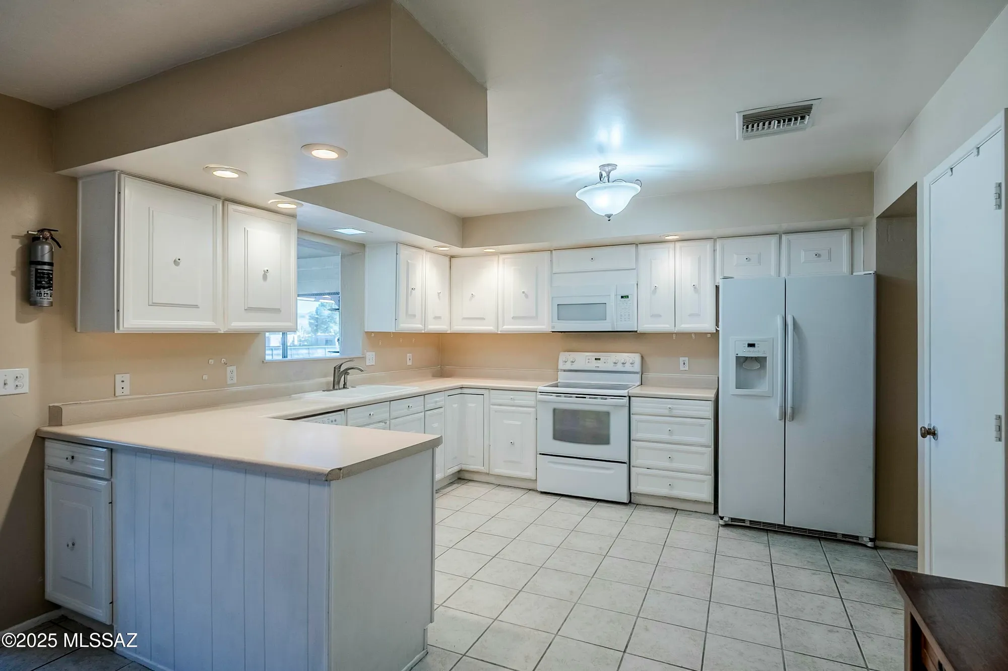 Property Slideshow image 9 of 24 | 1232 n paseo del cervato, Green Valley, AZ, 85614