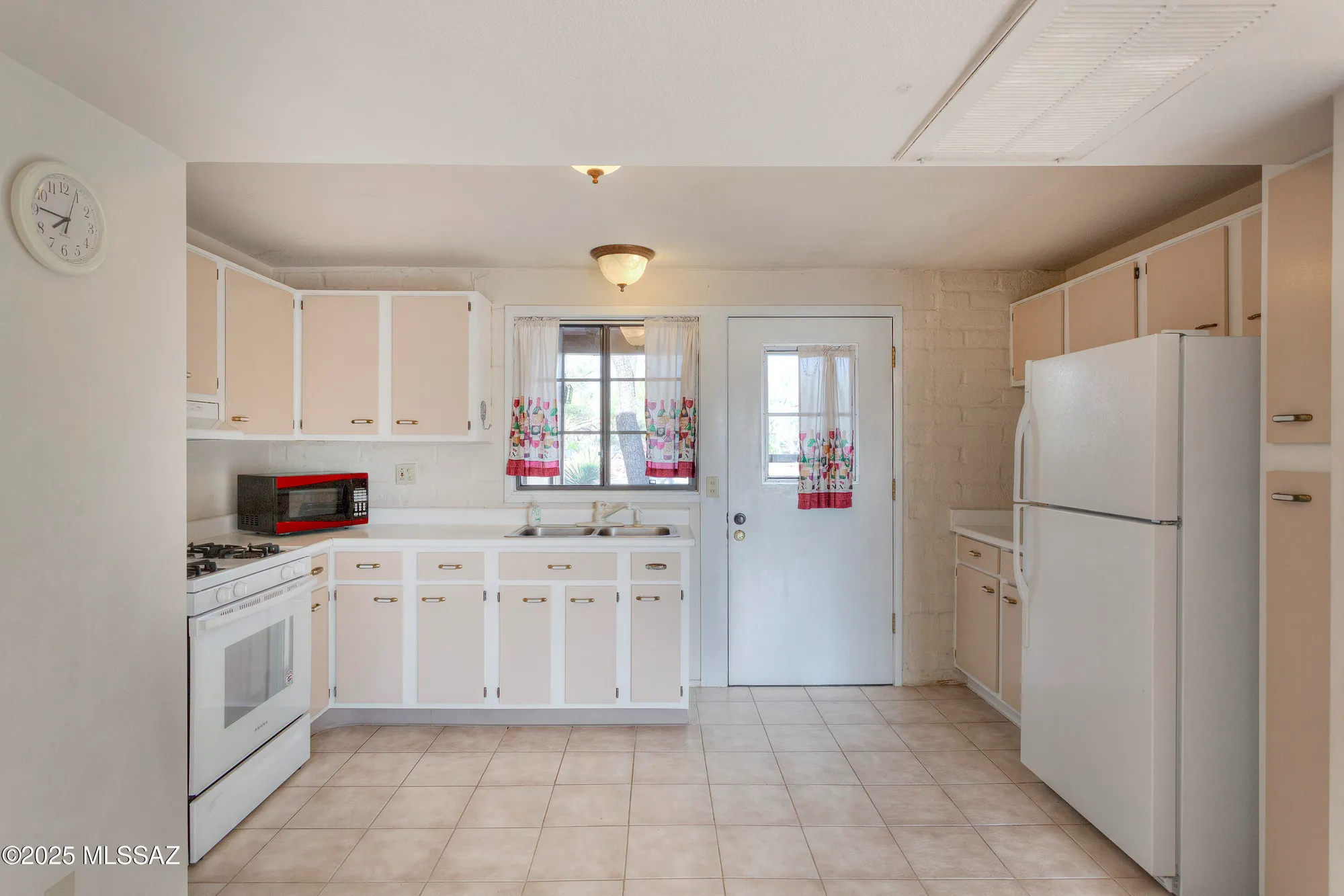 Property Slideshow image 14 of 23 | 146 s paseo tierra b, Green Valley, AZ, 85614