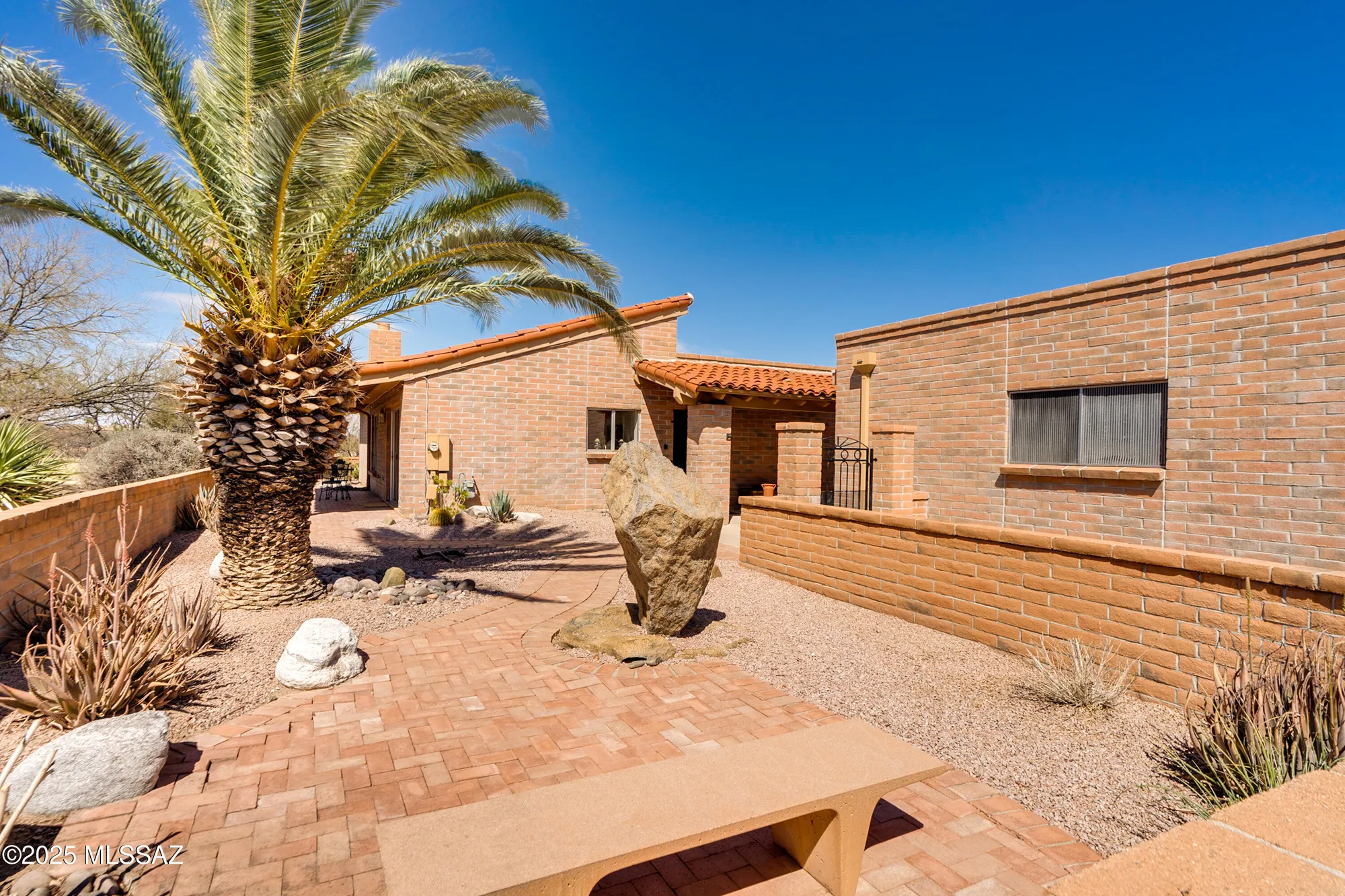 Property Slideshow image 5 of 50 | 736 w desert hills dr, Green Valley, AZ, 85622