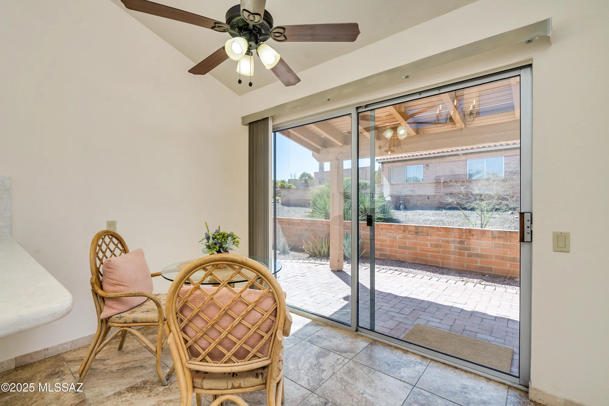 Property Slideshow image 20 of 50 | 736 w desert hills dr, Green Valley, AZ, 85622