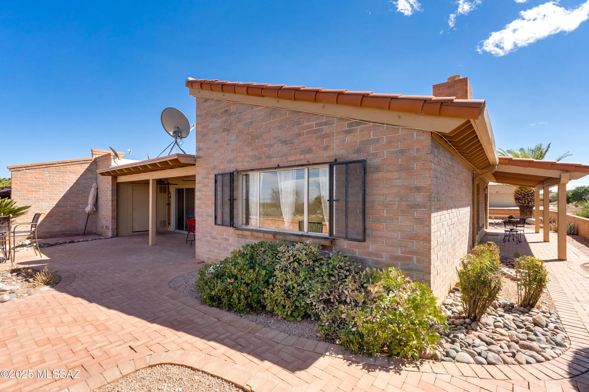 Property Slideshow image 43 of 50 | 736 w desert hills dr, Green Valley, AZ, 85622
