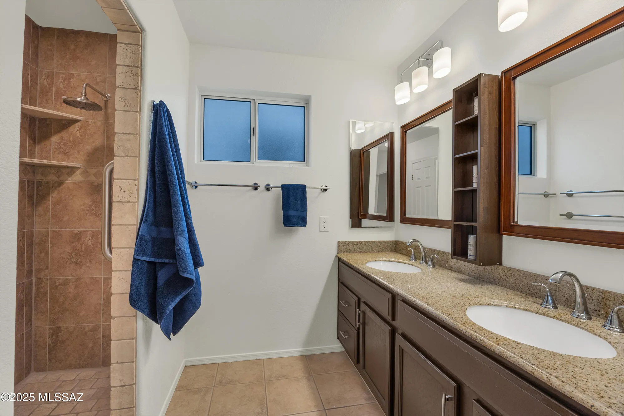 Property Slideshow image 13 of 35 | 63606 e desert peak dr, Tucson, AZ, 85739