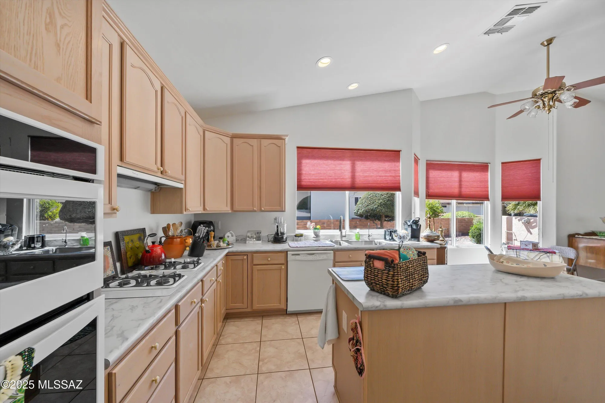 Property Slideshow image 16 of 39 | 2315 e bonita canyon dr, Green Valley, AZ, 85614
