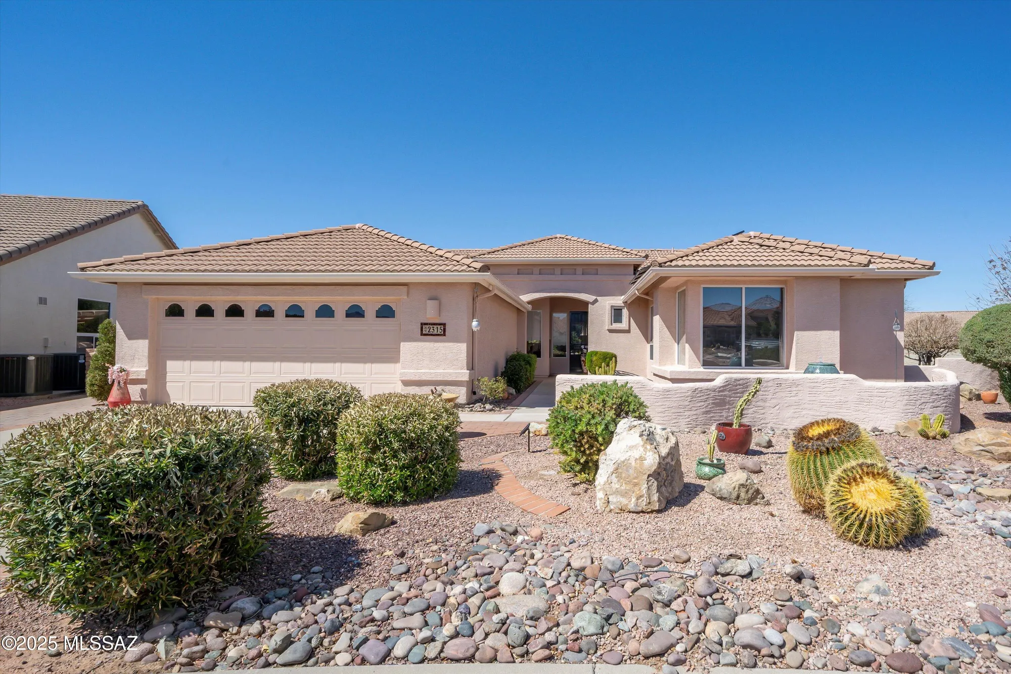 Property Slideshow image 2 of 39 | 2315 e bonita canyon dr, Green Valley, AZ, 85614