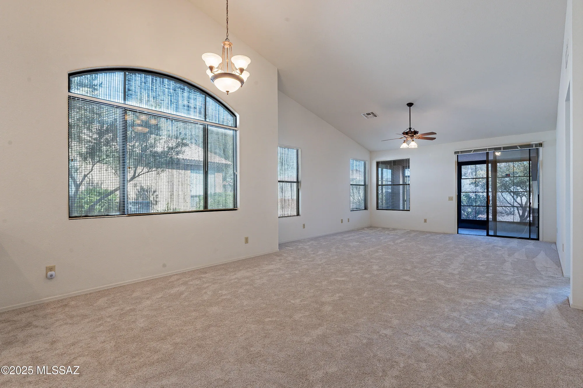 Property Slideshow image 10 of 37 | 63752 e holiday dr, Tucson, AZ, 85739