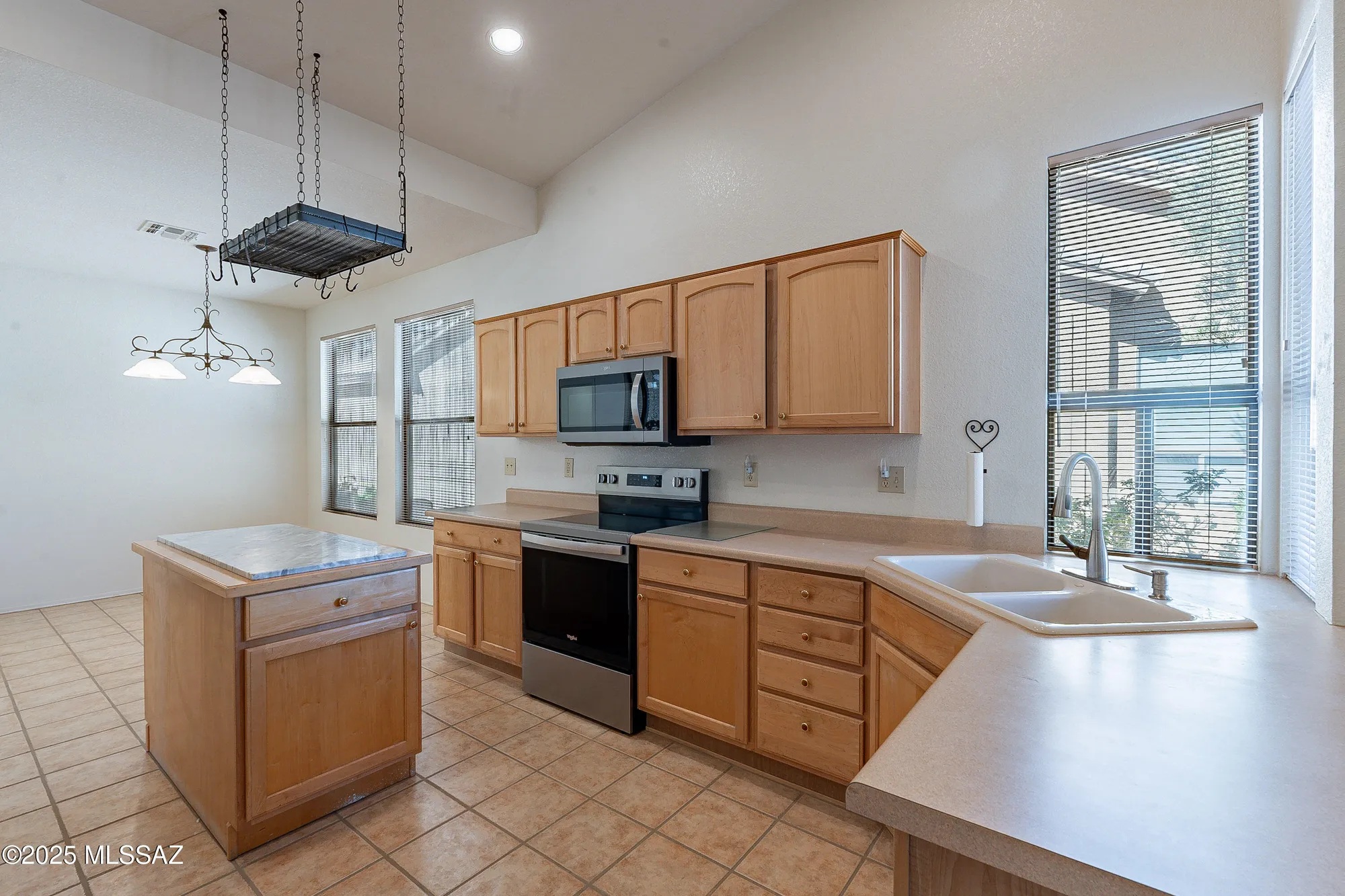 Property Slideshow image 12 of 37 | 63752 e holiday dr, Tucson, AZ, 85739