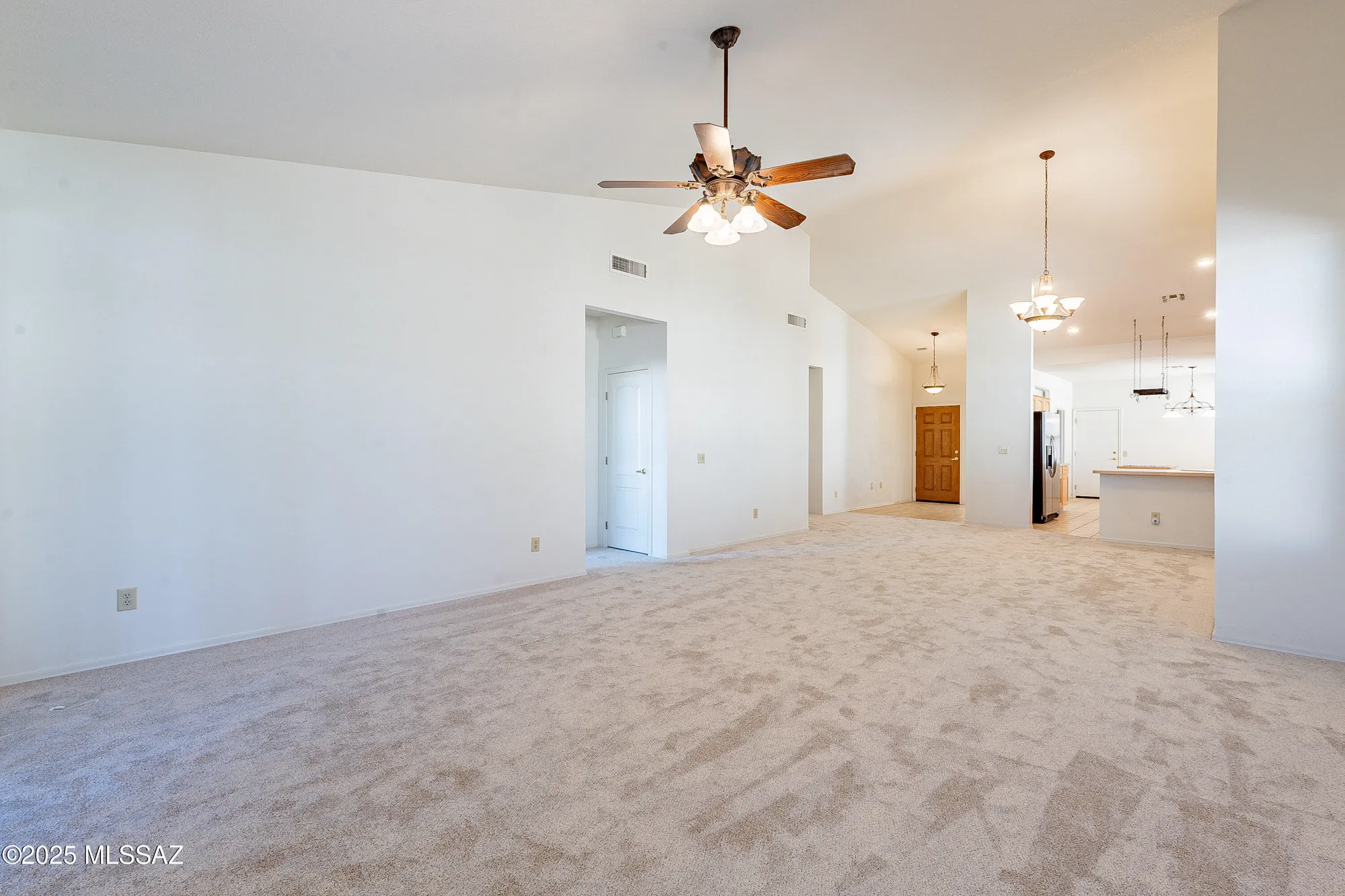 Property Slideshow image 23 of 37 | 63752 e holiday dr, Tucson, AZ, 85739