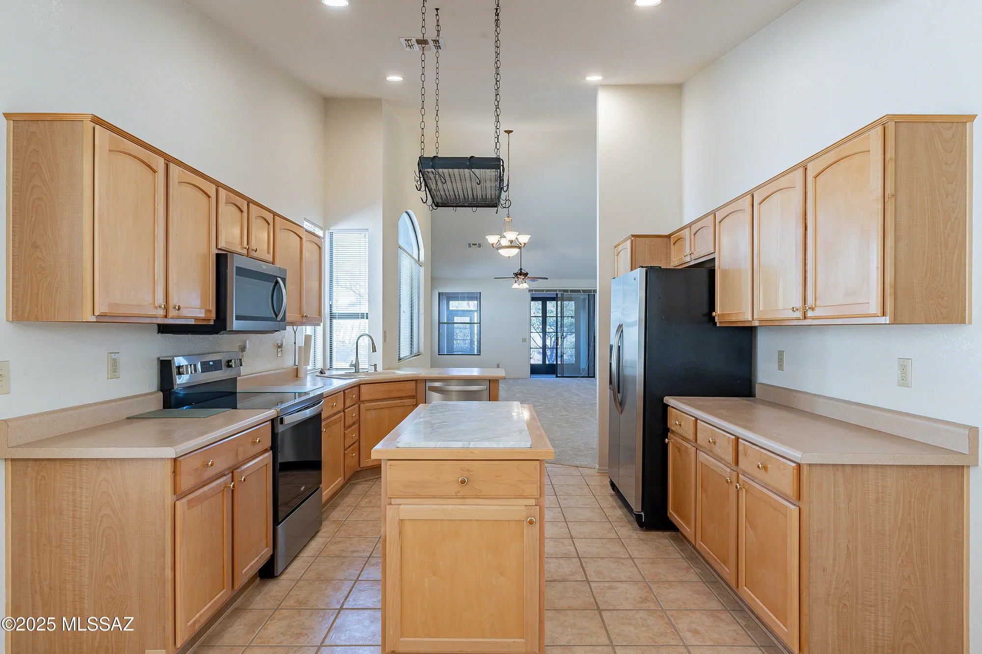 Property Slideshow image 3 of 37 | 63752 e holiday dr, Tucson, AZ, 85739