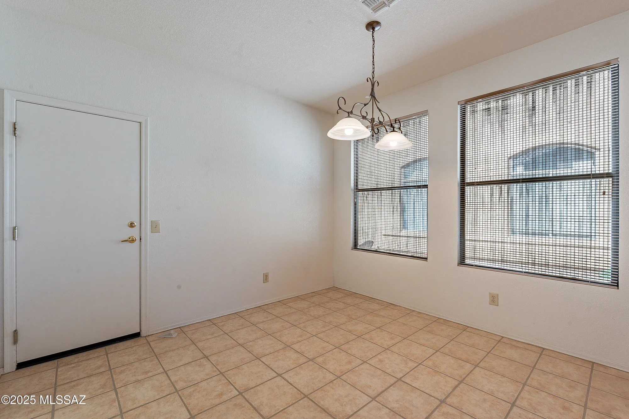 Property Slideshow image 14 of 37 | 63752 e holiday dr, Tucson, AZ, 85739