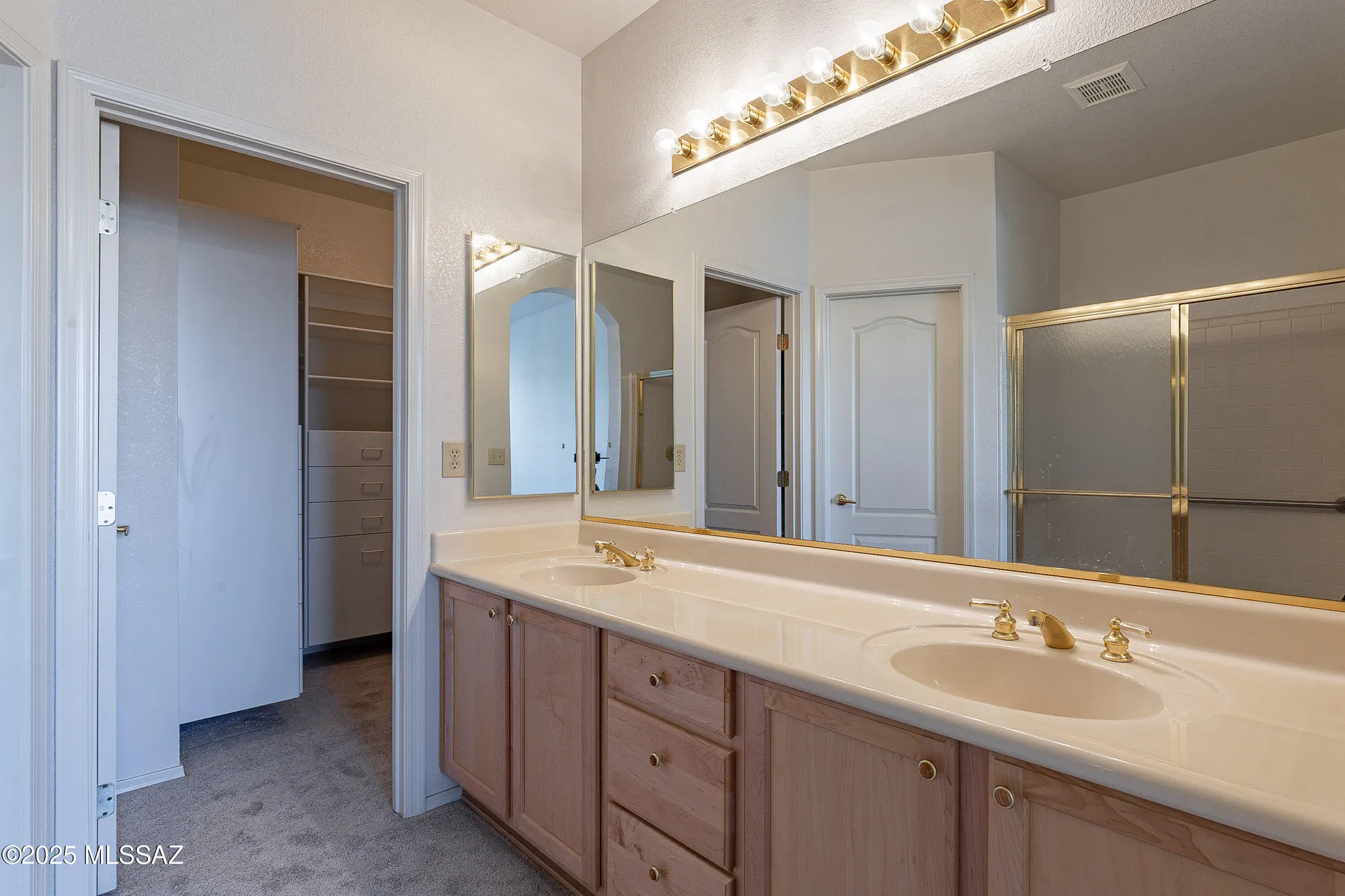 Property Slideshow image 18 of 37 | 63752 e holiday dr, Tucson, AZ, 85739