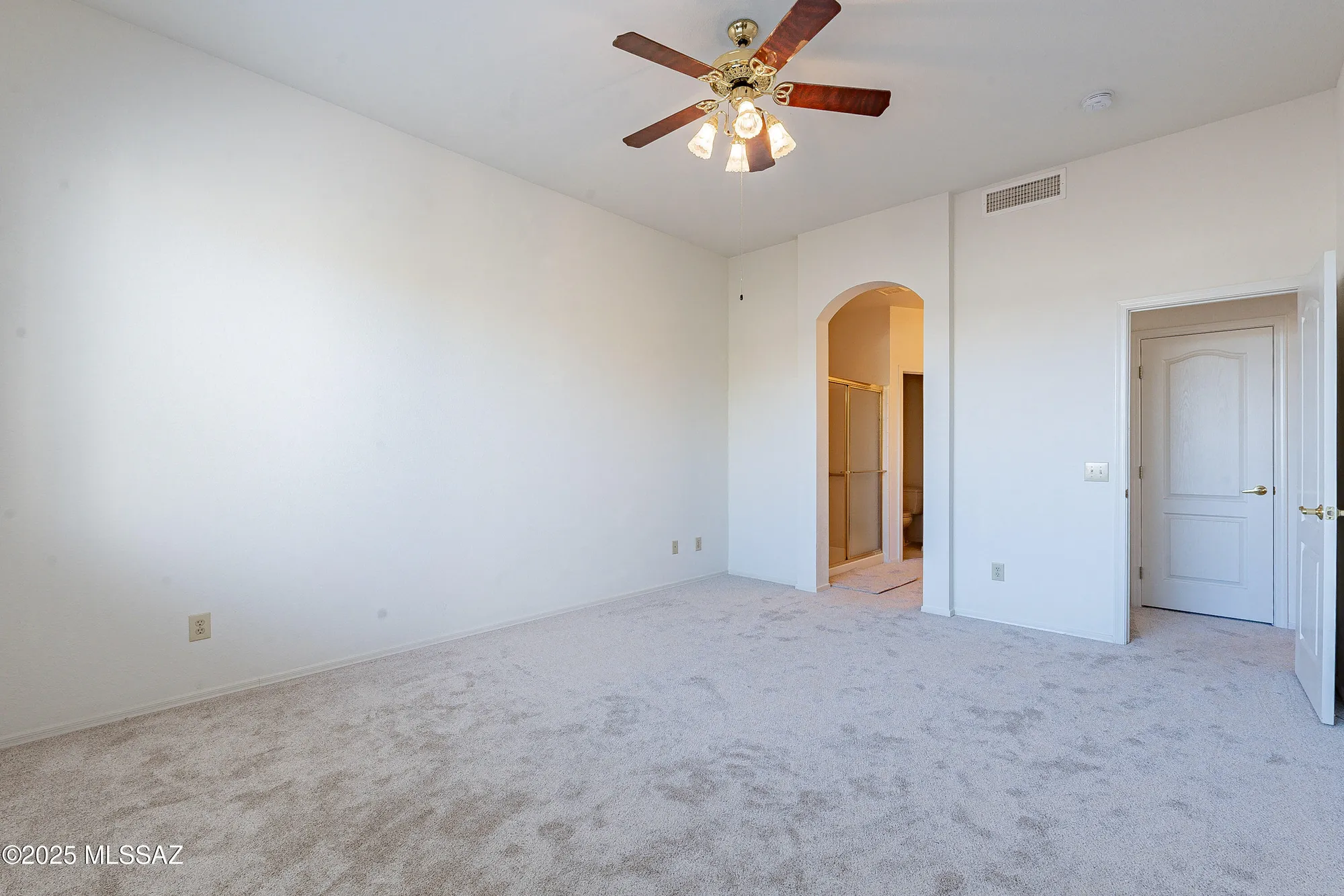 Property Slideshow image 17 of 37 | 63752 e holiday dr, Tucson, AZ, 85739
