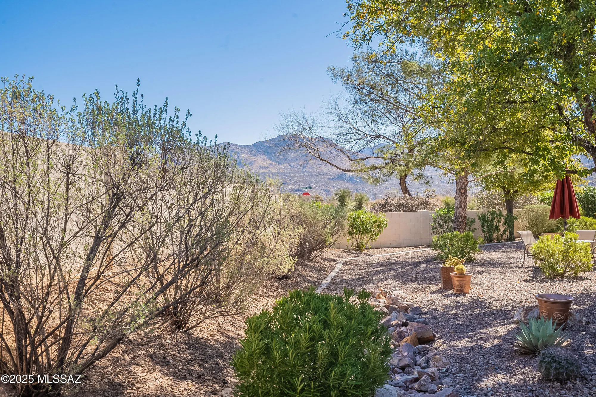 Property Slideshow image 4 of 37 | 63752 e holiday dr, Tucson, AZ, 85739