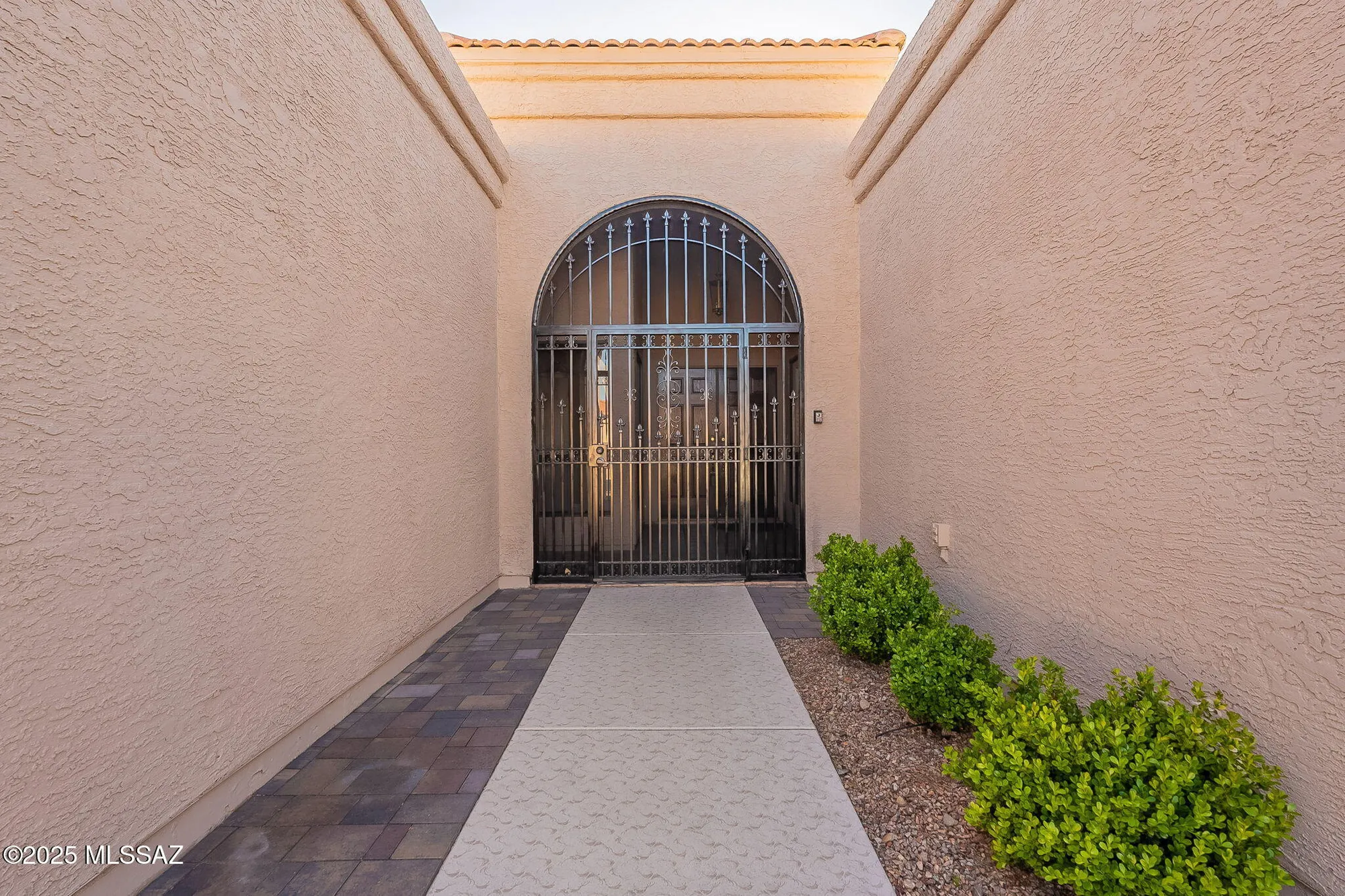 Property Slideshow image 6 of 46 | 38324 s silverwood dr, Tucson, AZ, 85739