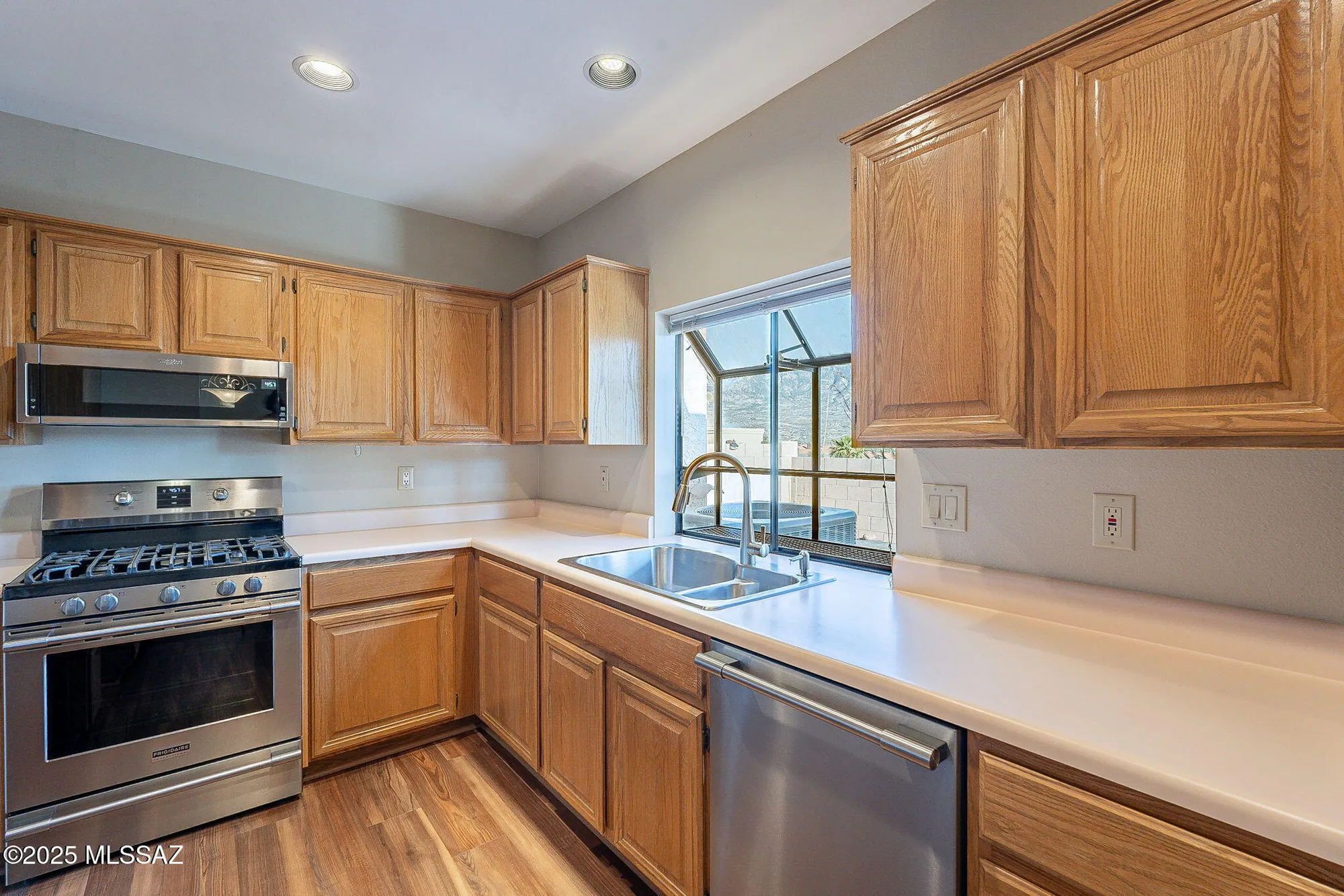 Property Slideshow image 18 of 46 | 38324 s silverwood dr, Tucson, AZ, 85739