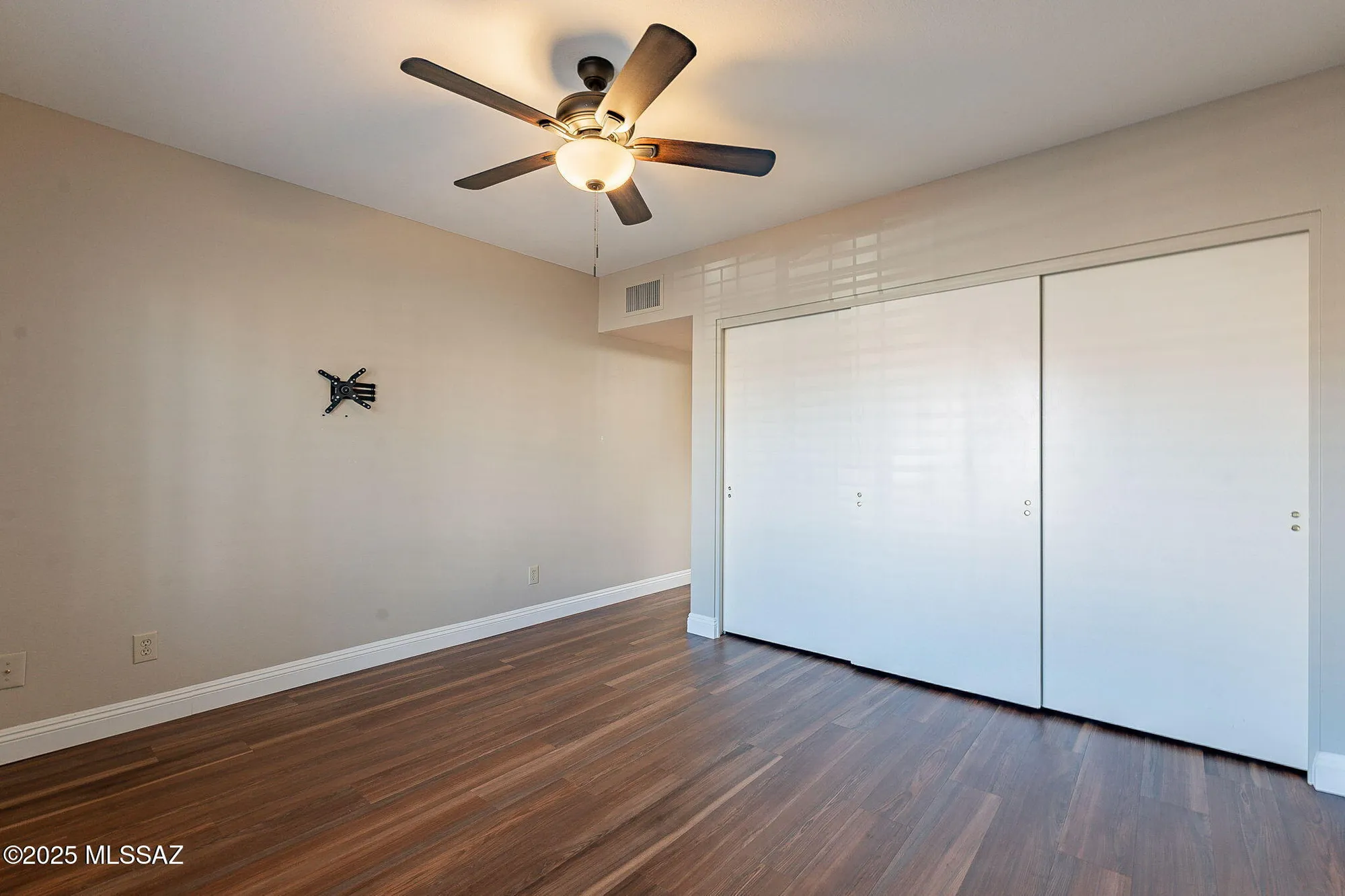 Property Slideshow image 23 of 46 | 38324 s silverwood dr, Tucson, AZ, 85739