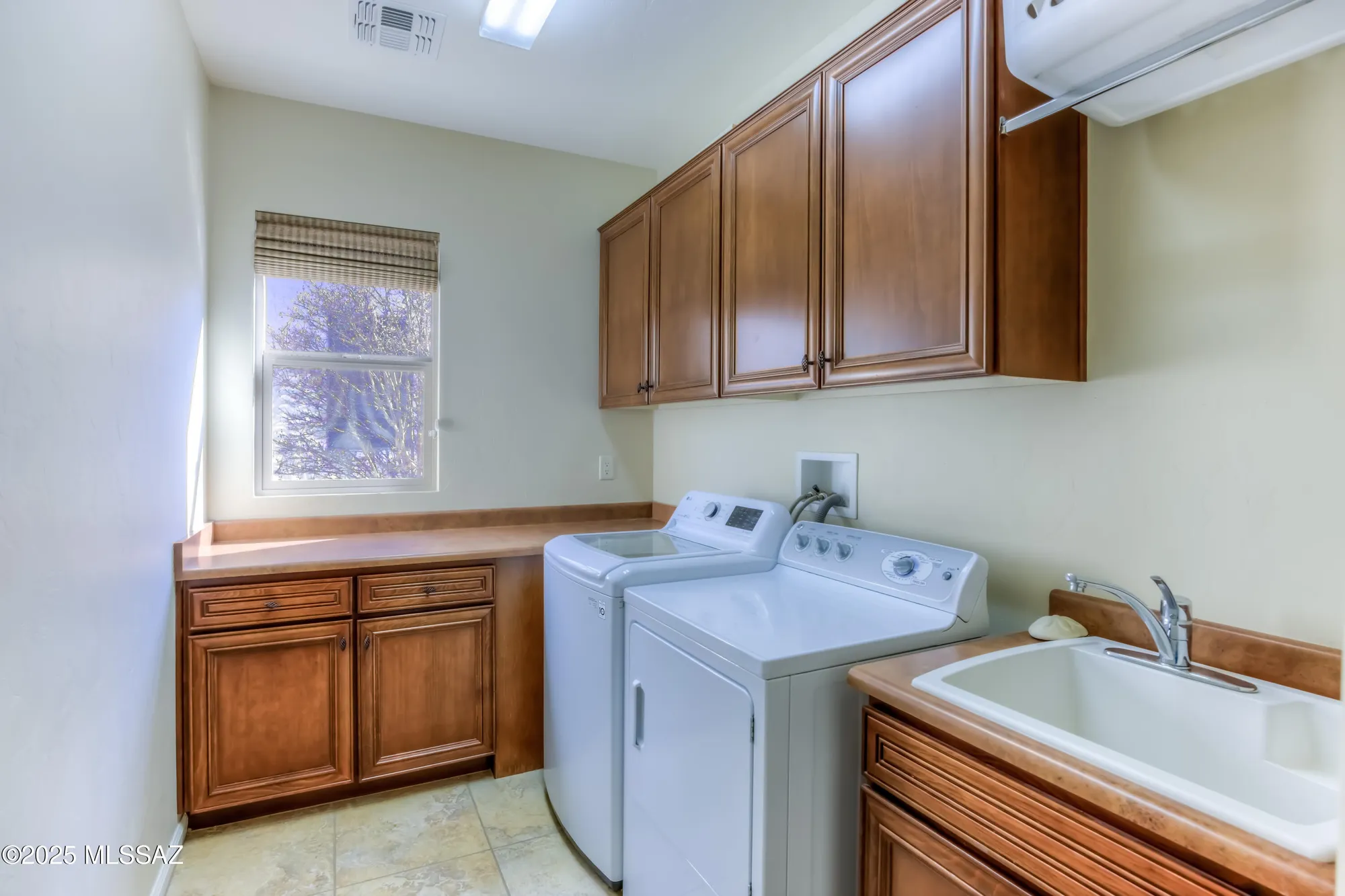 Property Slideshow image 15 of 36 | 60326 e arroyo grande dr, Oracle, AZ, 85623
