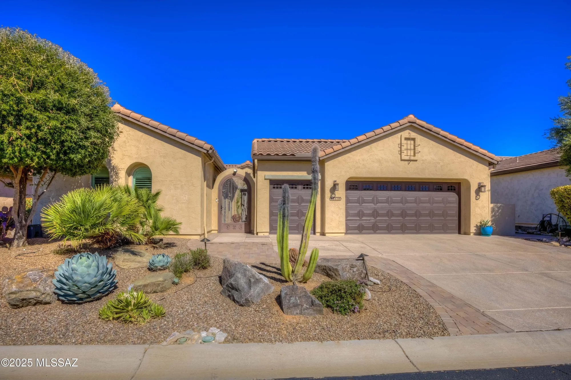 Property Slideshow image 2 of 36 | 60326 e arroyo grande dr, Oracle, AZ, 85623