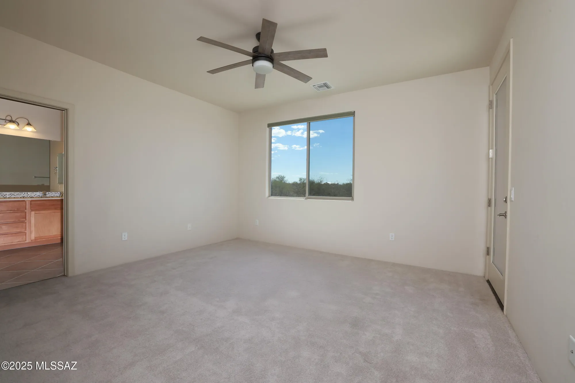 Property Slideshow image 11 of 38 | 13808 e langtry ln, Tucson, AZ, 85747