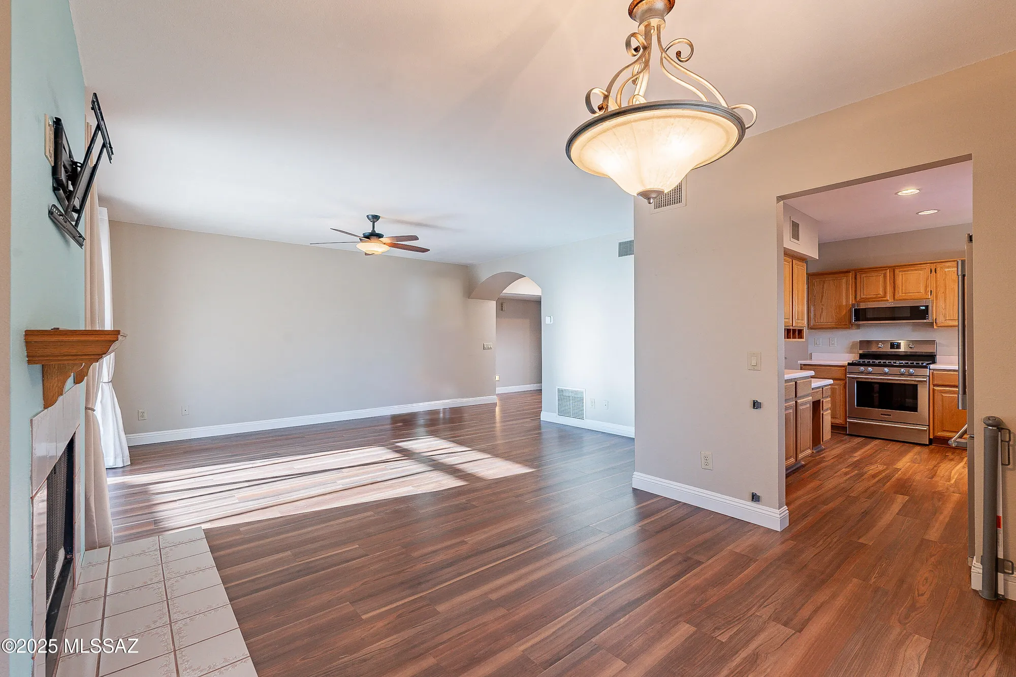 Property Slideshow image 15 of 46 | 38324 s silverwood dr, Tucson, AZ, 85739