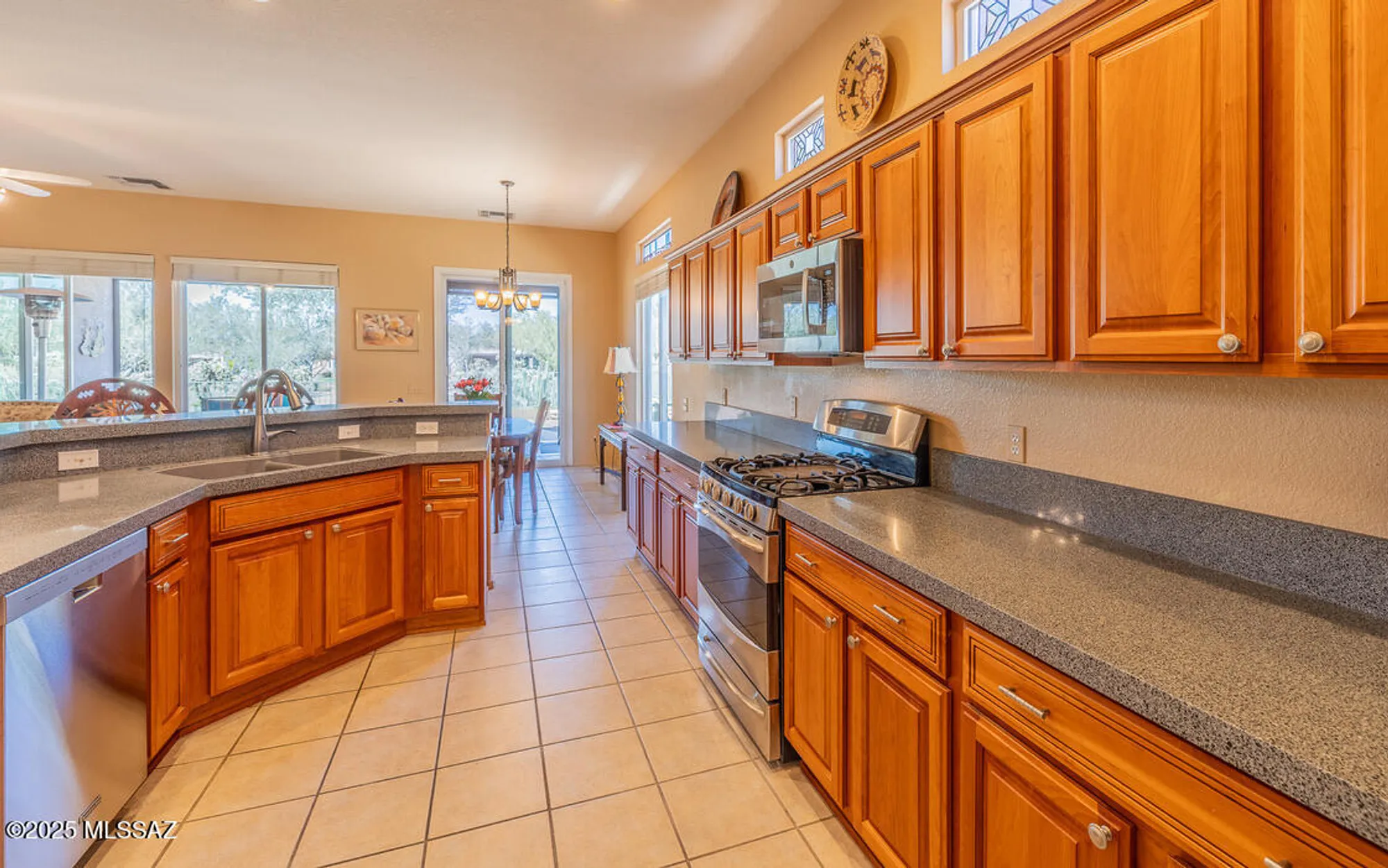 Property Slideshow image 14 of 48 | 13607 n sunset mesa dr, Marana, AZ, 85658