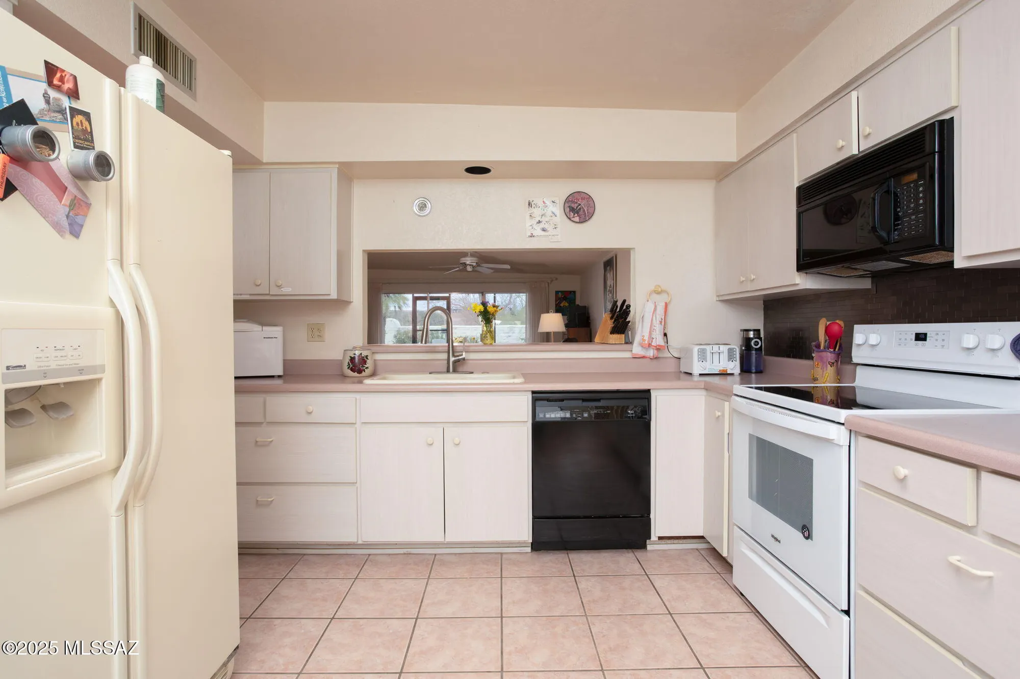 Property Slideshow image 7 of 34 | 832 w calle del regalo, Green Valley, AZ, 85614