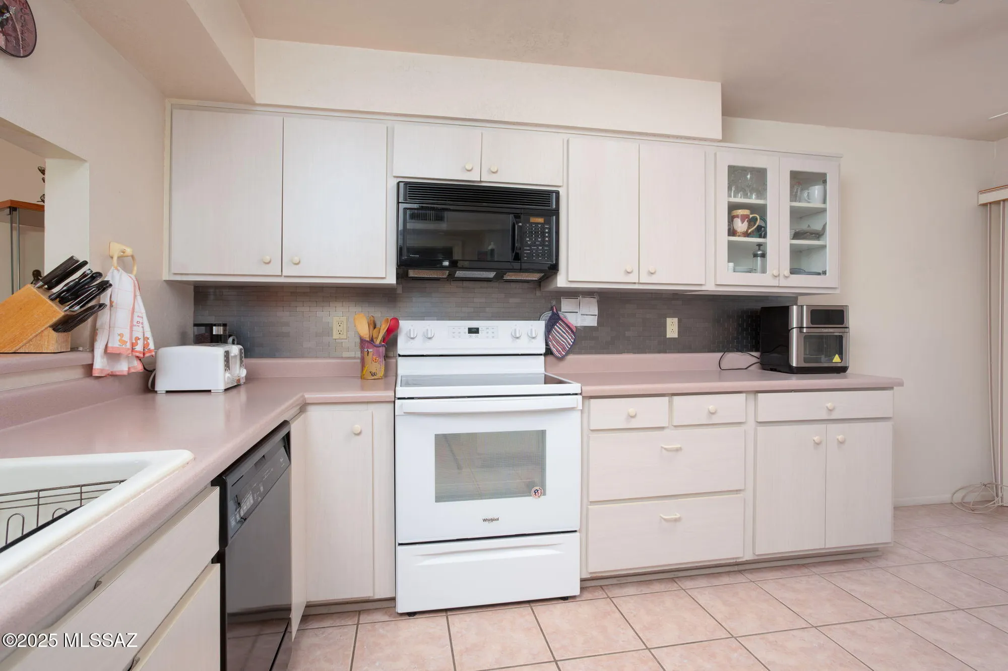 Property Slideshow image 4 of 34 | 832 w calle del regalo, Green Valley, AZ, 85614