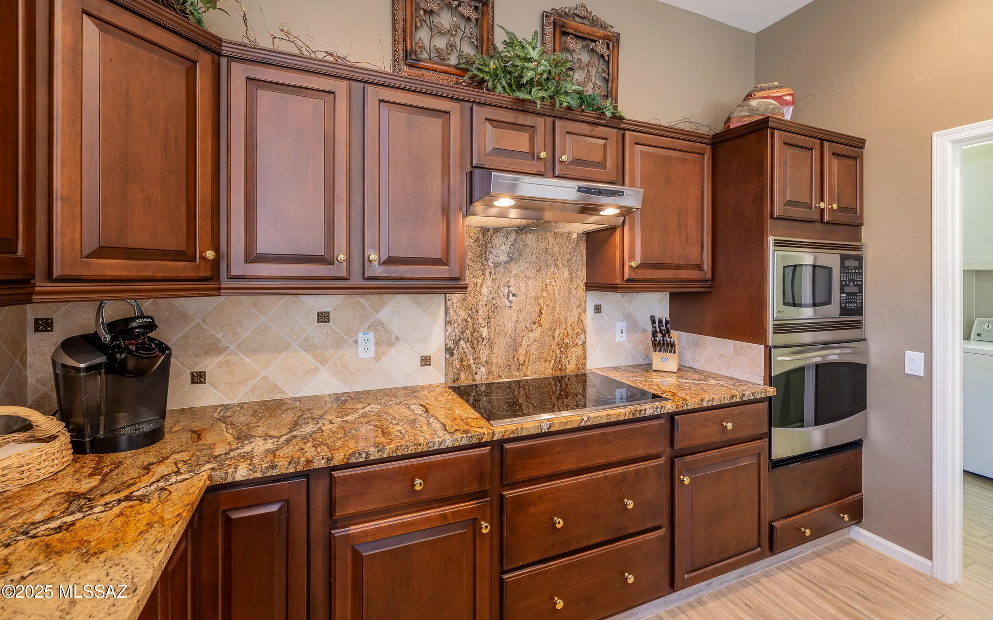 Property Slideshow image 13 of 47 | 5084 w desert poppy ln, Marana, AZ, 85658