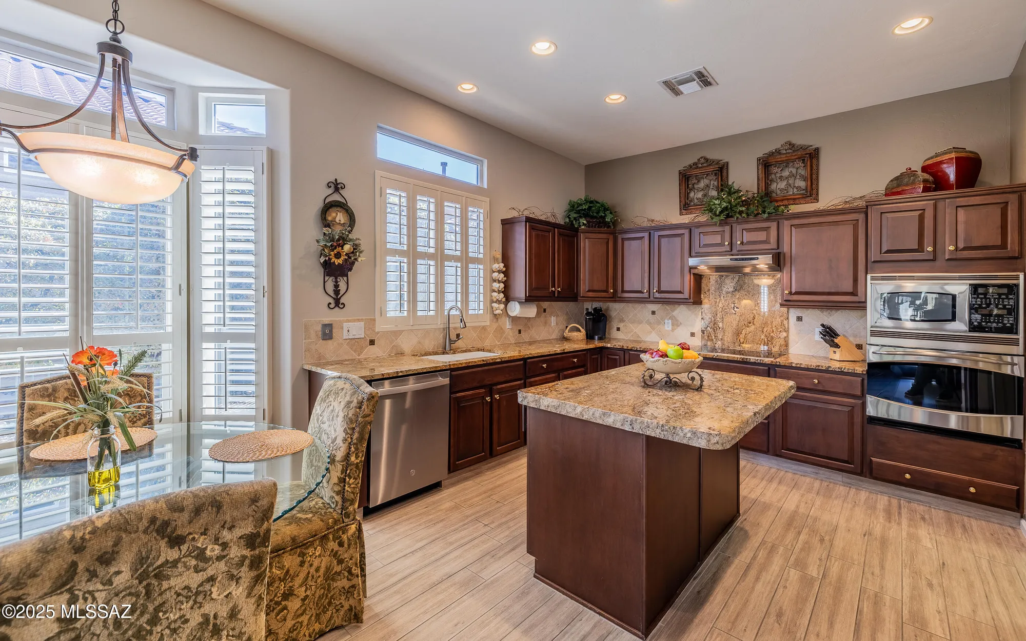 Property Slideshow image 11 of 47 | 5084 w desert poppy ln, Marana, AZ, 85658