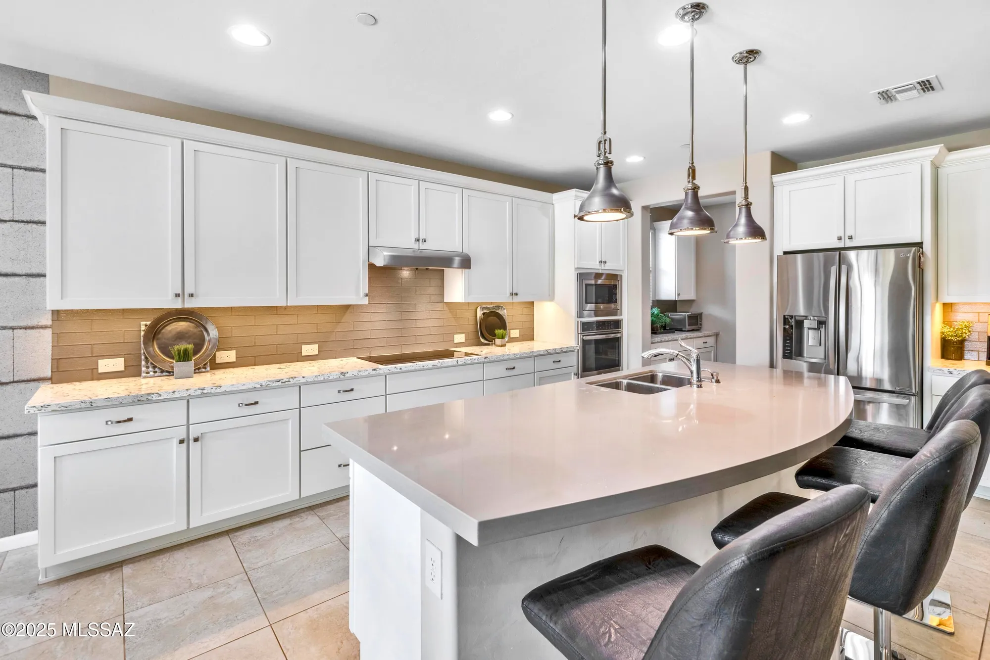 Property Slideshow image 10 of 49 | 31547 s misty basin rd, Oracle, AZ, 85623