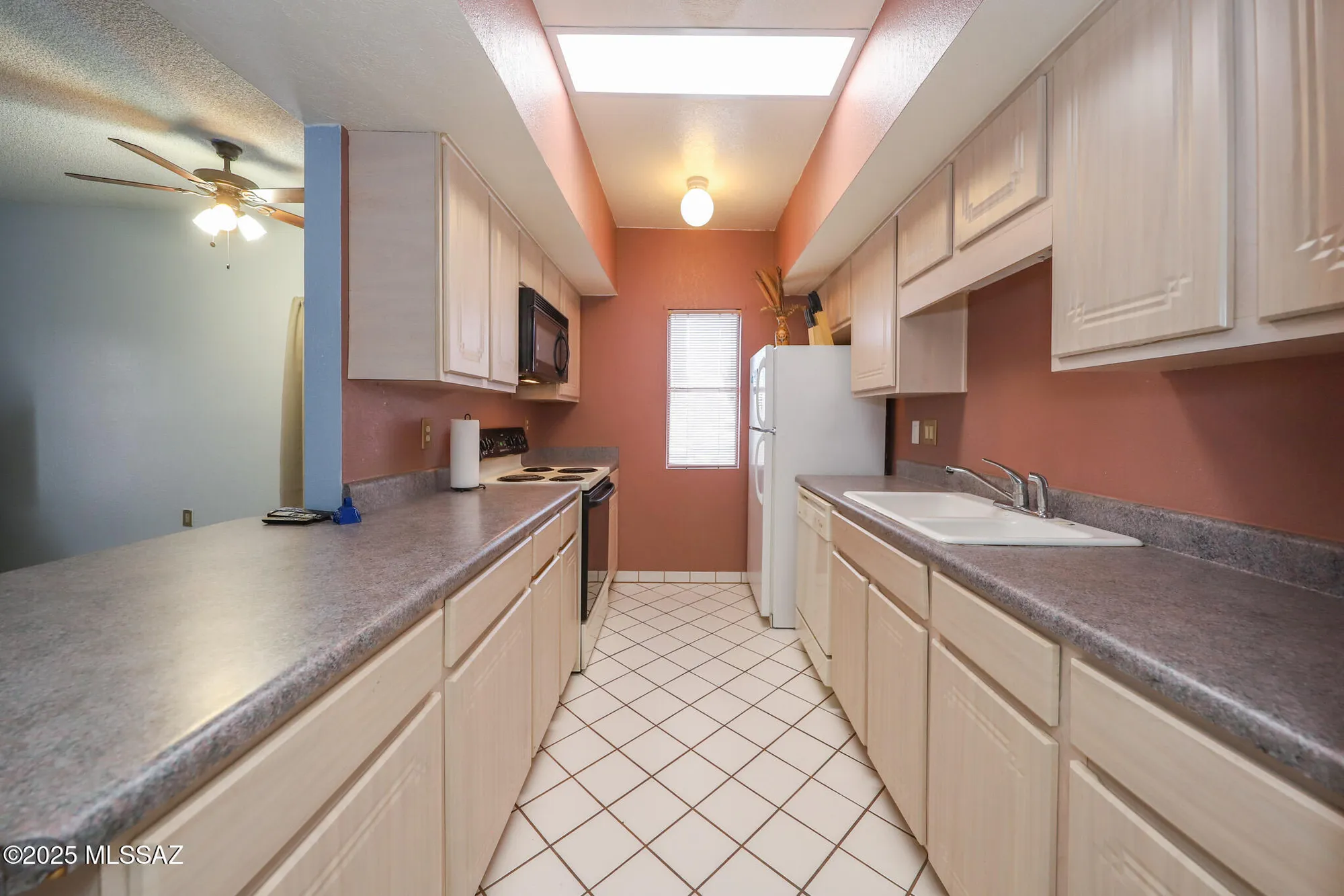 Property Slideshow image 10 of 38 | 1125 w calle trafalgar, Green Valley, AZ, 85622