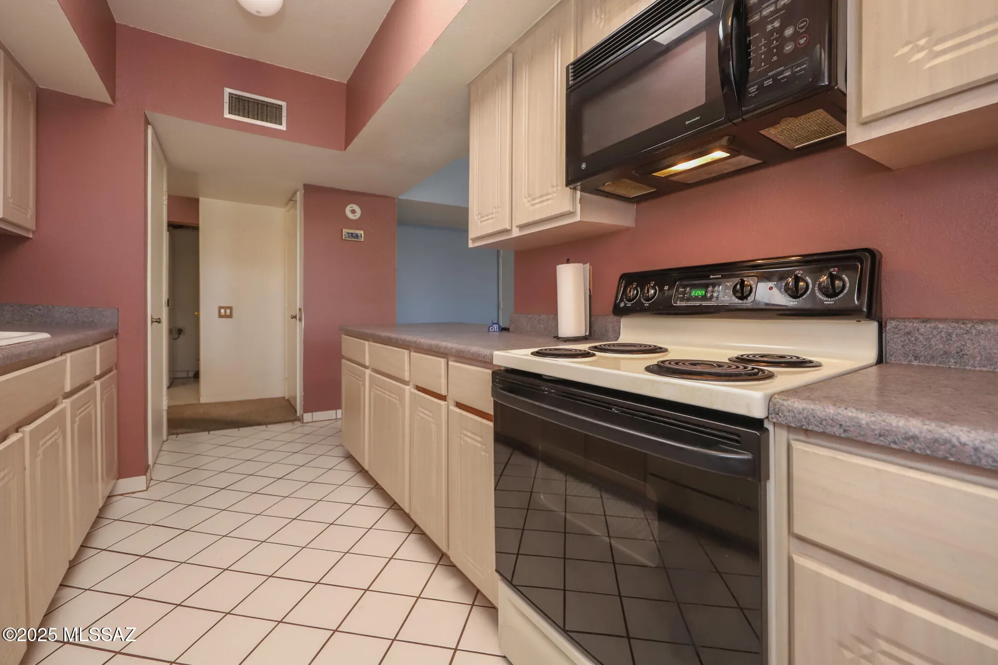 Property Slideshow image 13 of 38 | 1125 w calle trafalgar, Green Valley, AZ, 85622