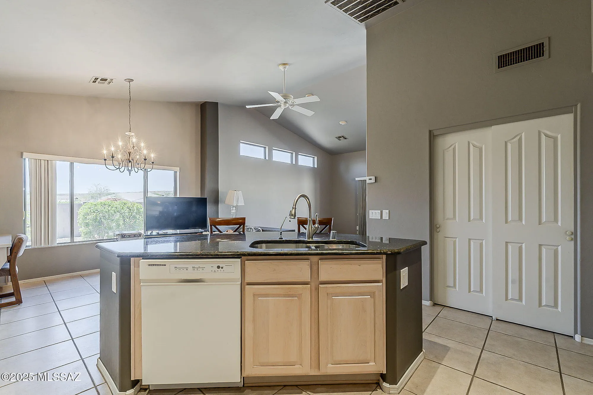Property Slideshow image 14 of 35 | 65704 e rose crest dr, Saddlebrooke, AZ, 85739